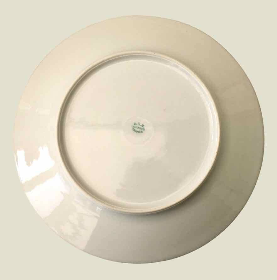Service of 18 porcelain plates for 6 people