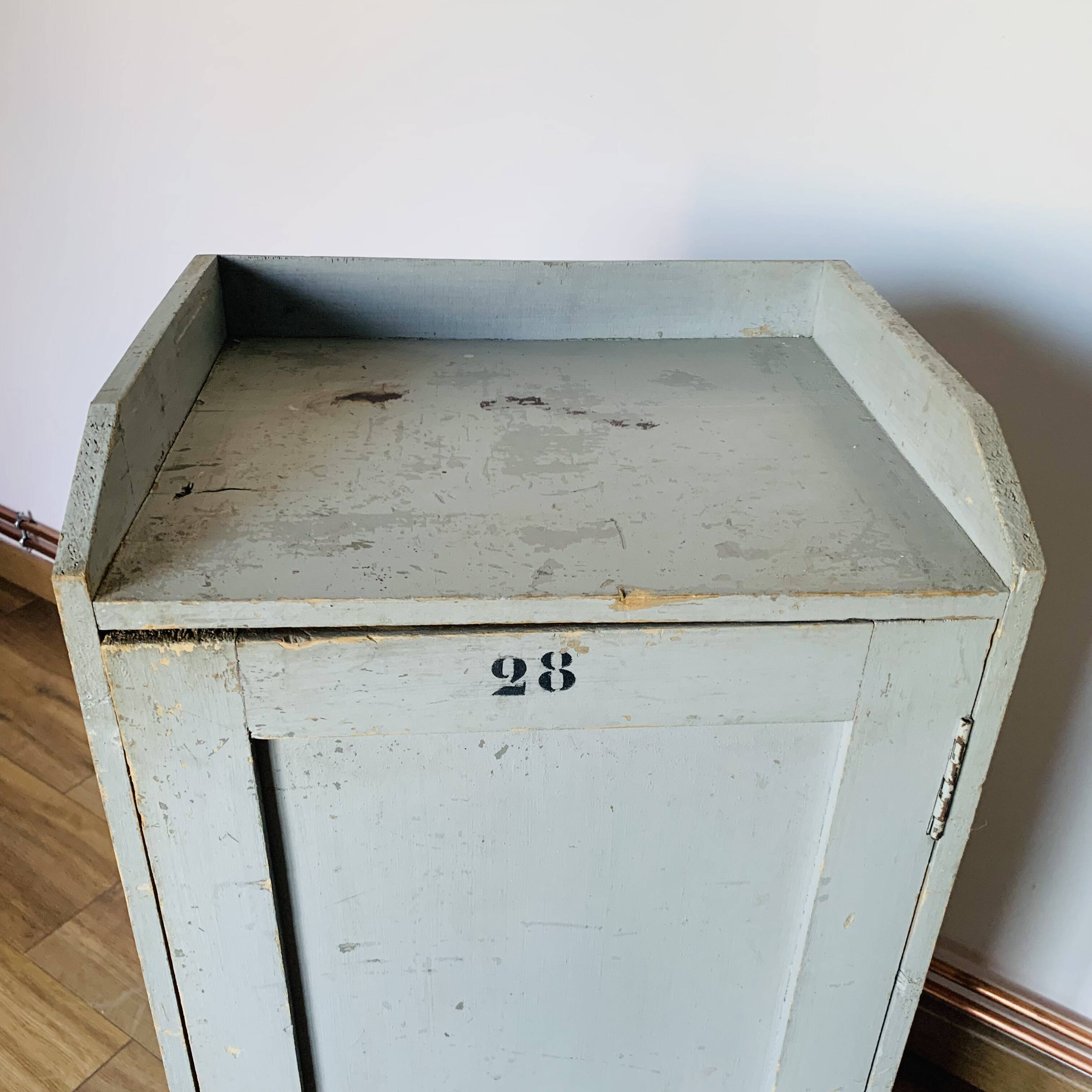 Boarding furniture