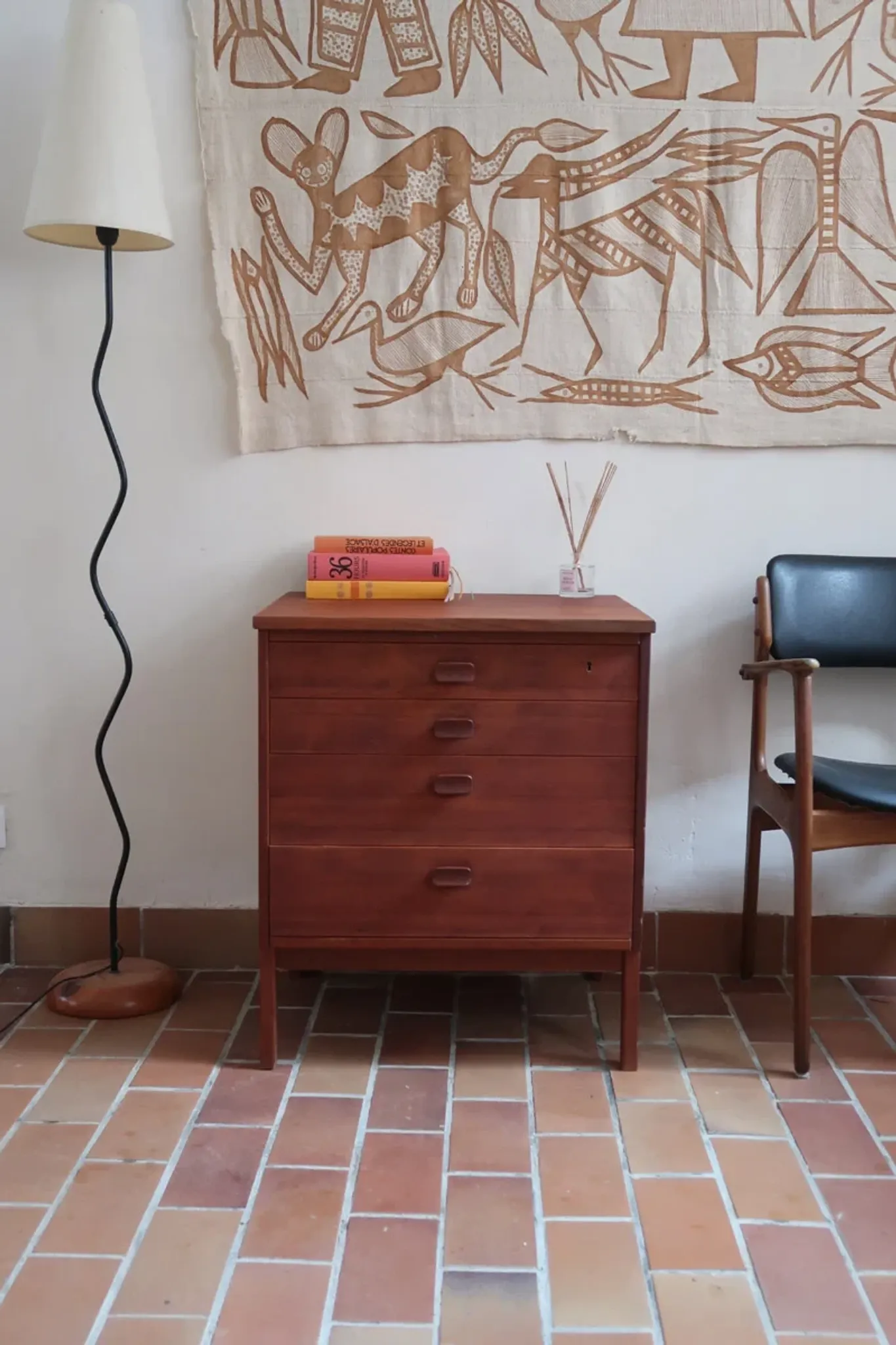 Ulferts chest of drawers from the 1960s with integrated handles.