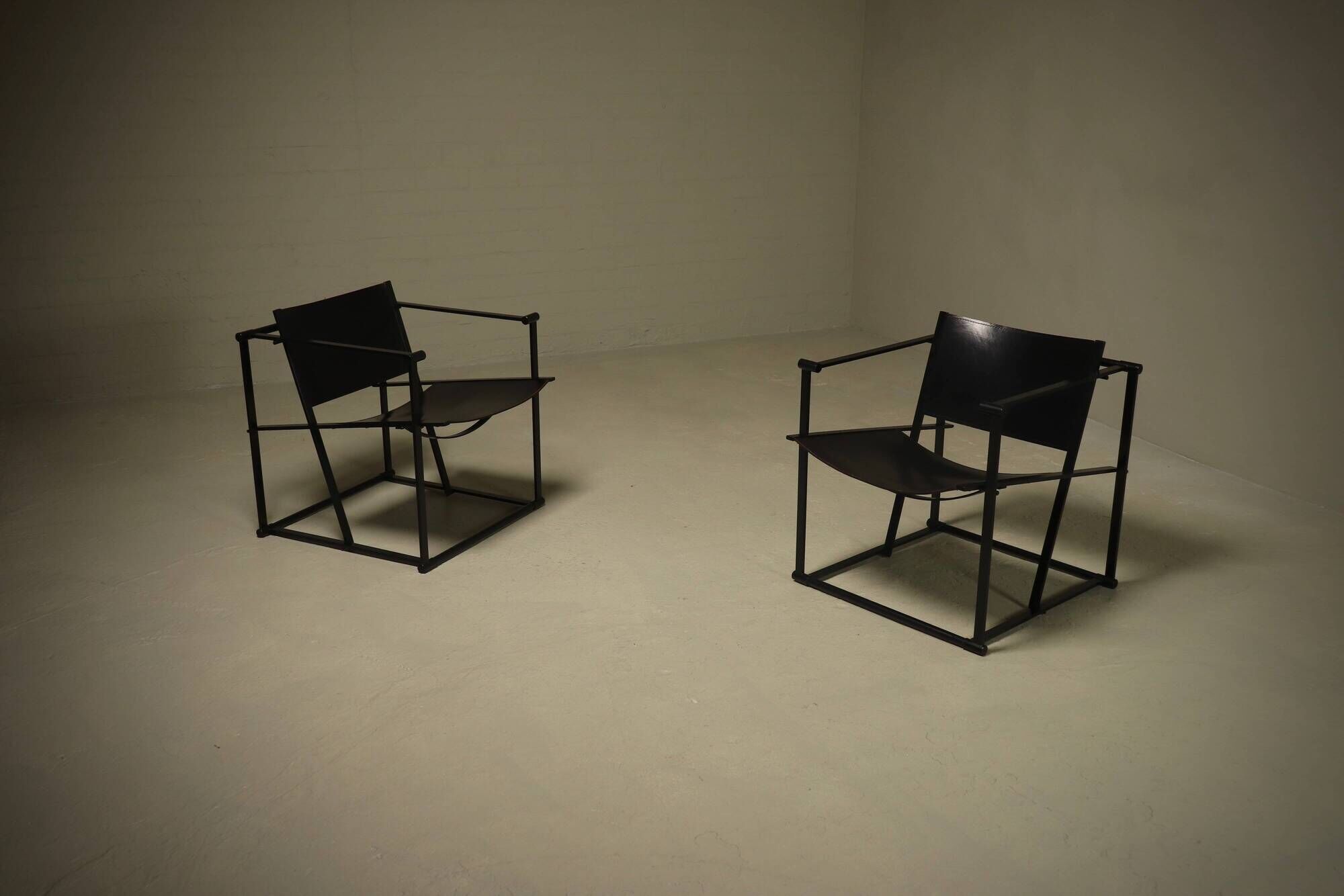 Set of 2 lounge chairs model FM60 by Radboud van Beekum for Pastoe 1980s