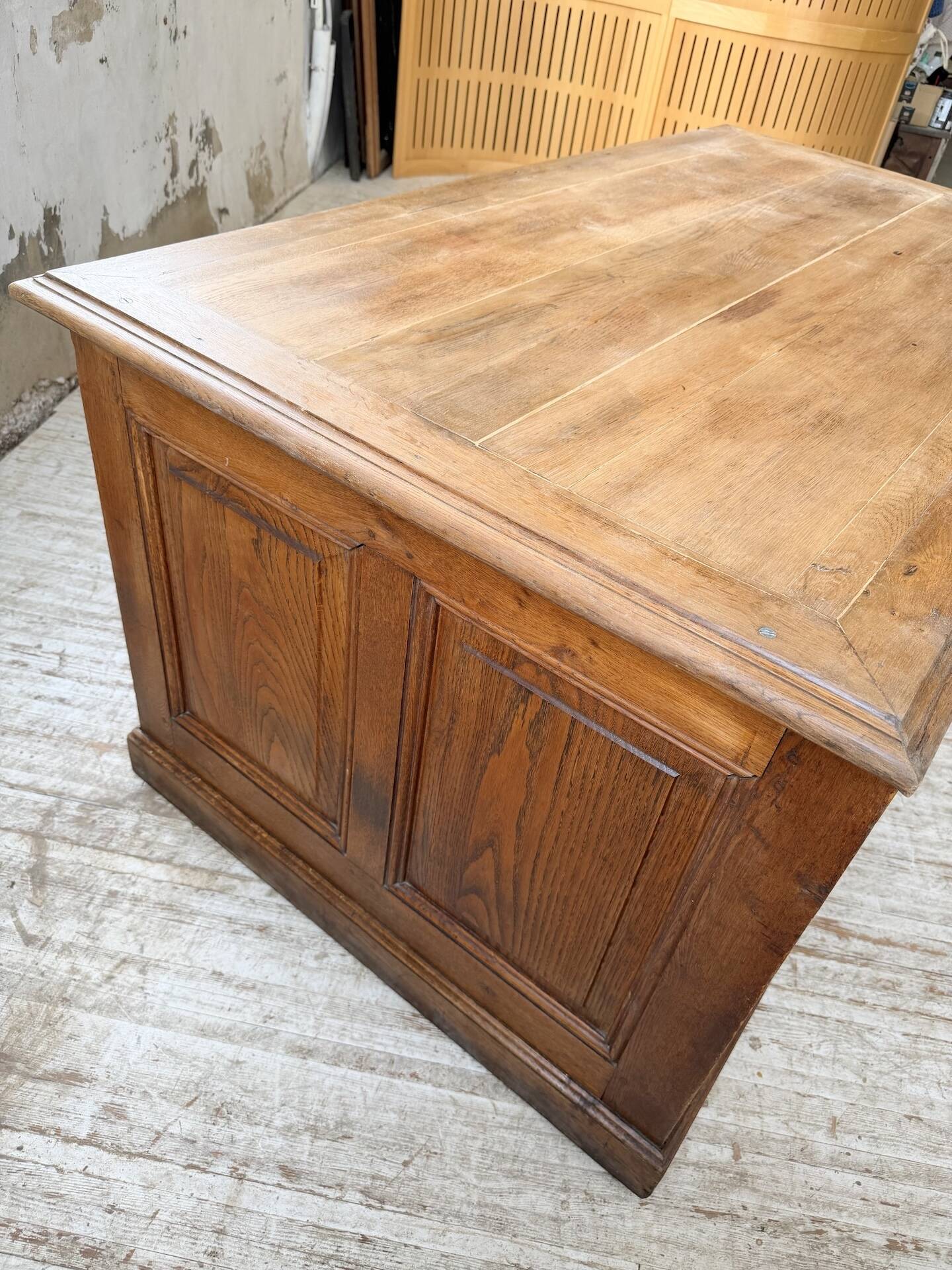 Counter or desk in oak from the 1950s.