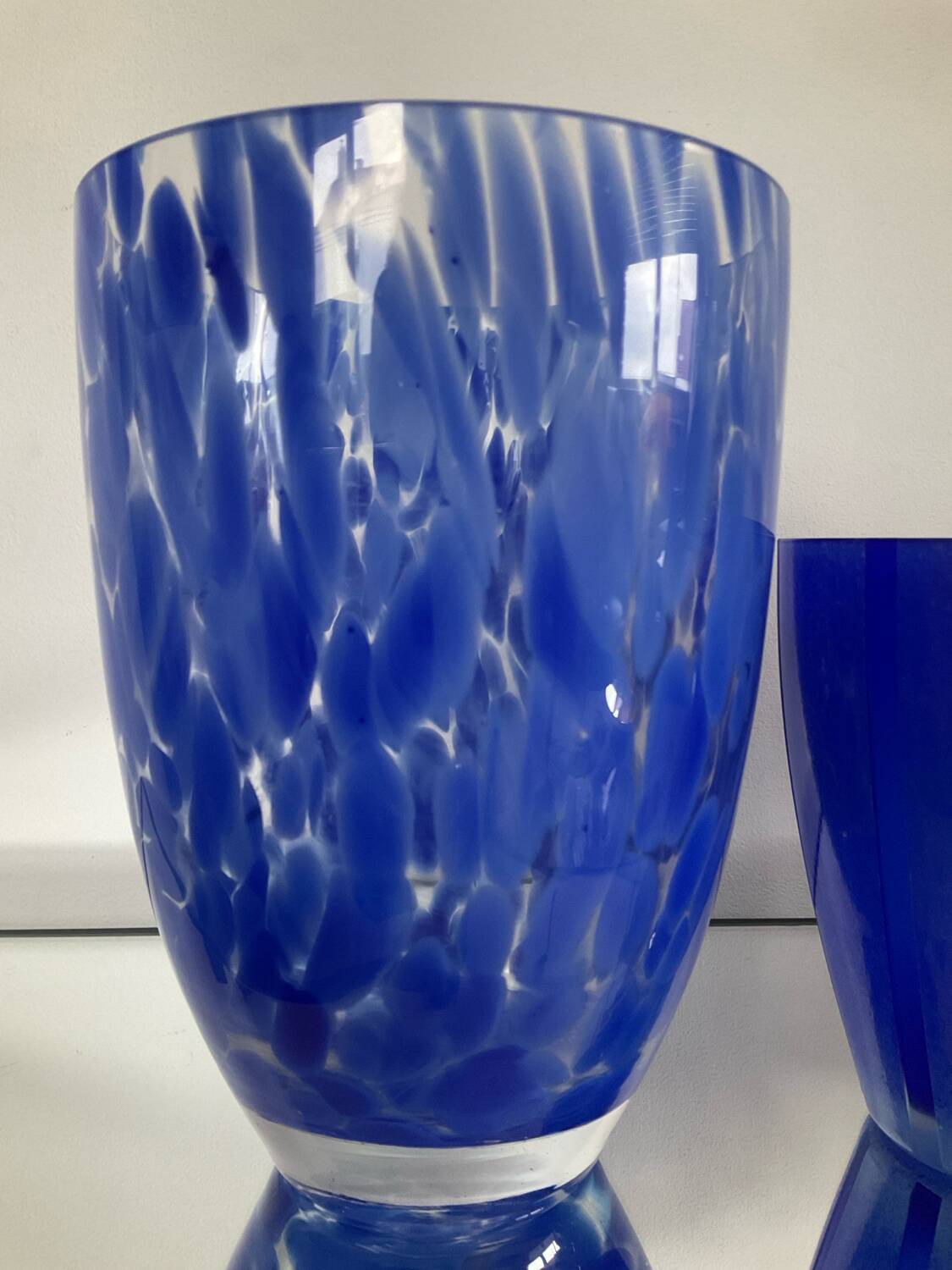 Duo de vases vintage en verre moucheté