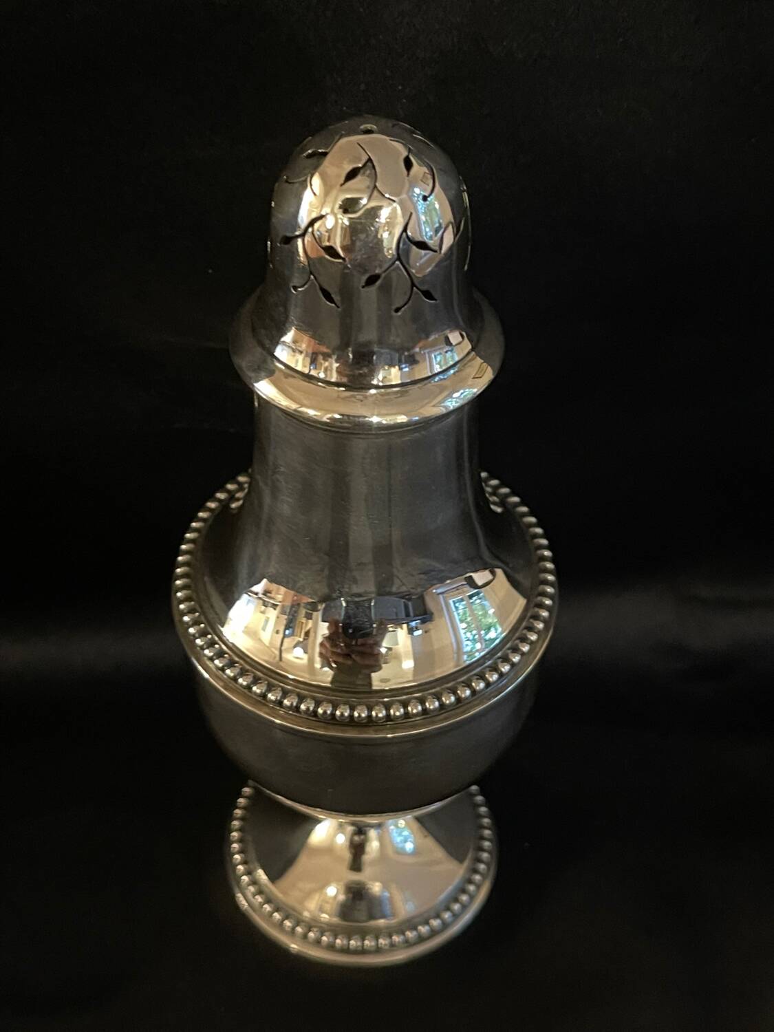 Solid silver sprinkler, neck brace hallmark, very good condition