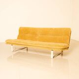 Cream "C683" sofa by Kho Liang for Artifort 80's