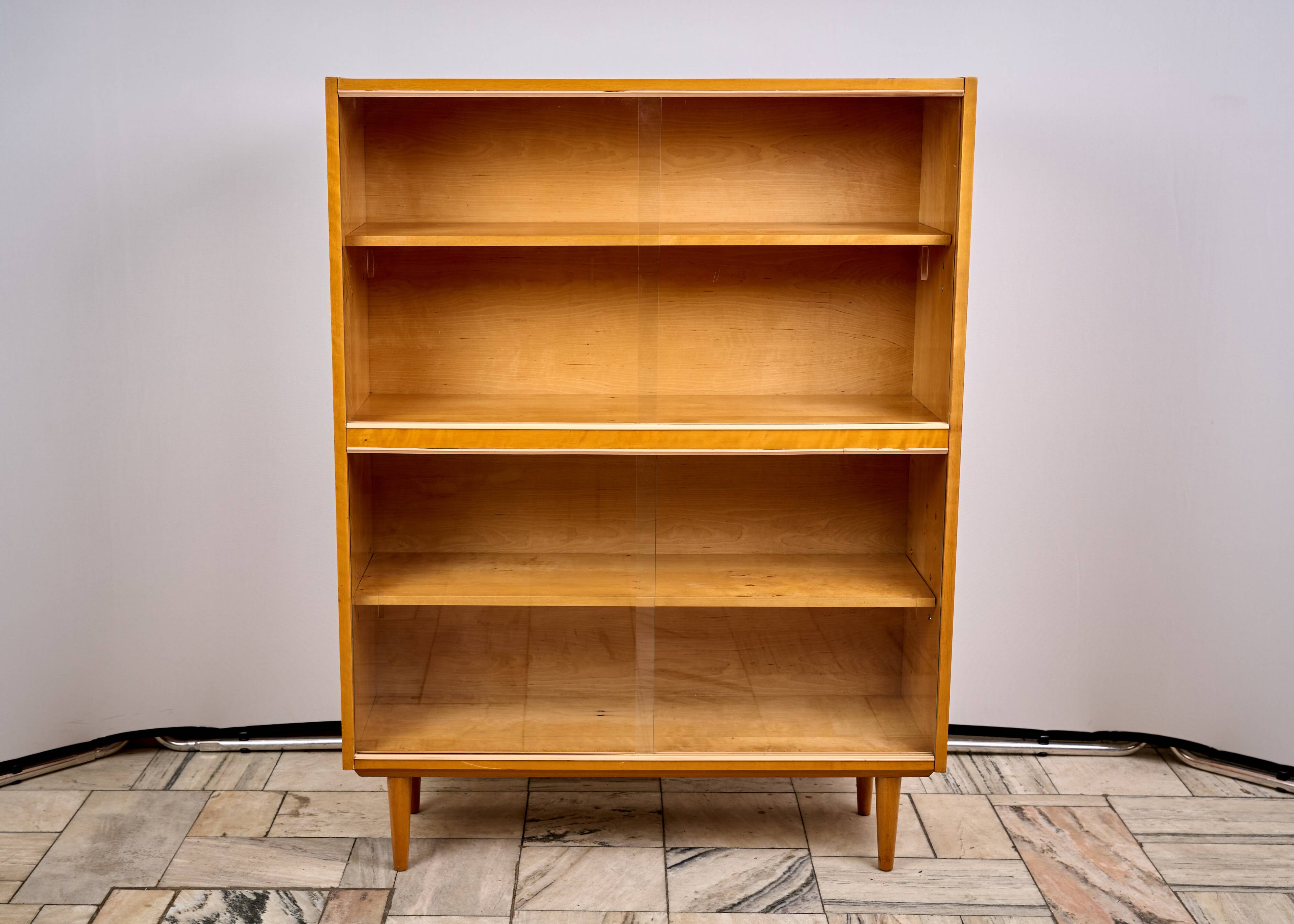 Bibliothèque vintage, années 1960, Tchécoslovaquie