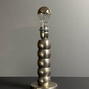 Lampe de table moderne en nickel plaqué de style mid-century, époque spatiale, années 1970.