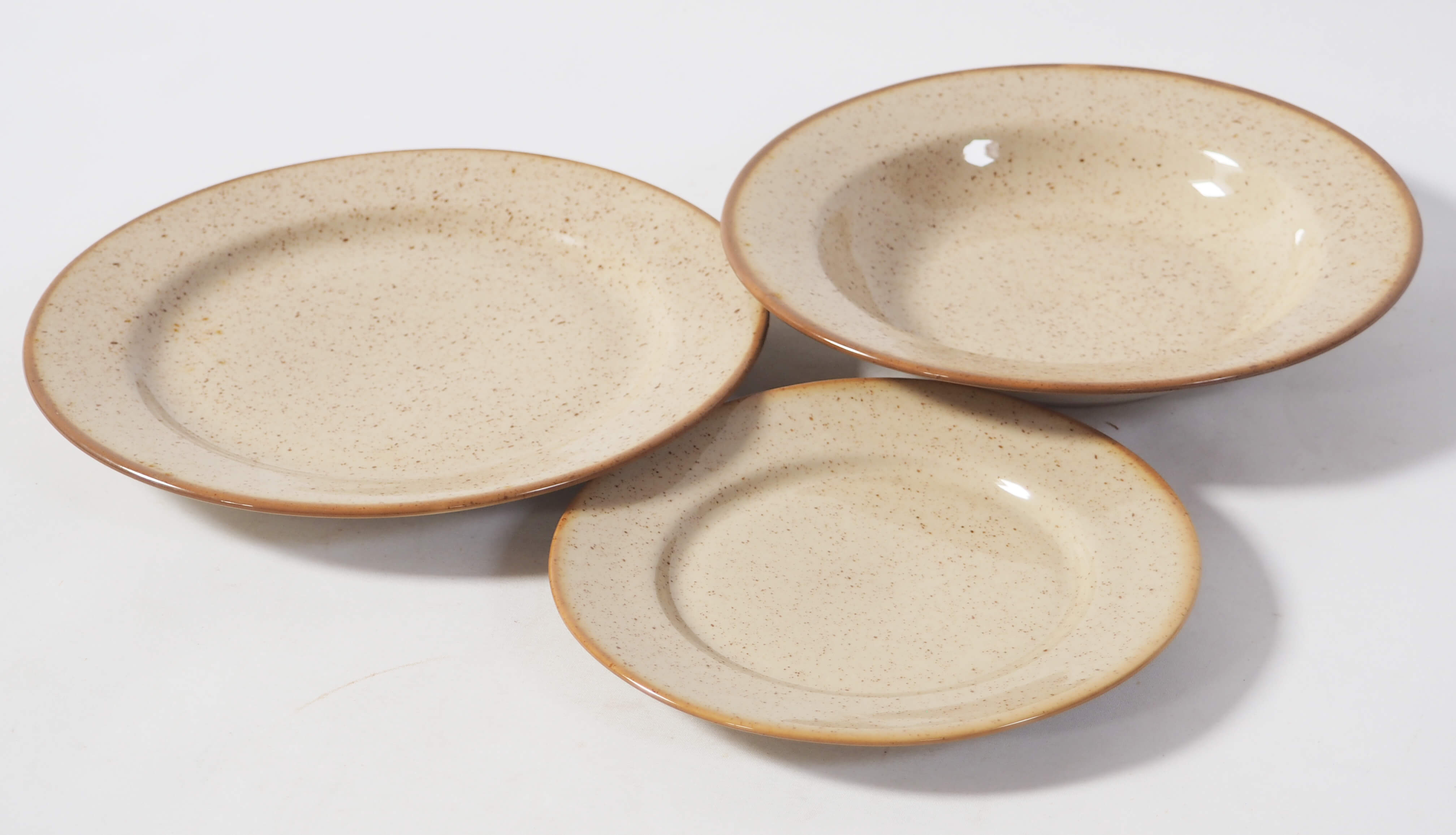 serving 18 plates sandstone