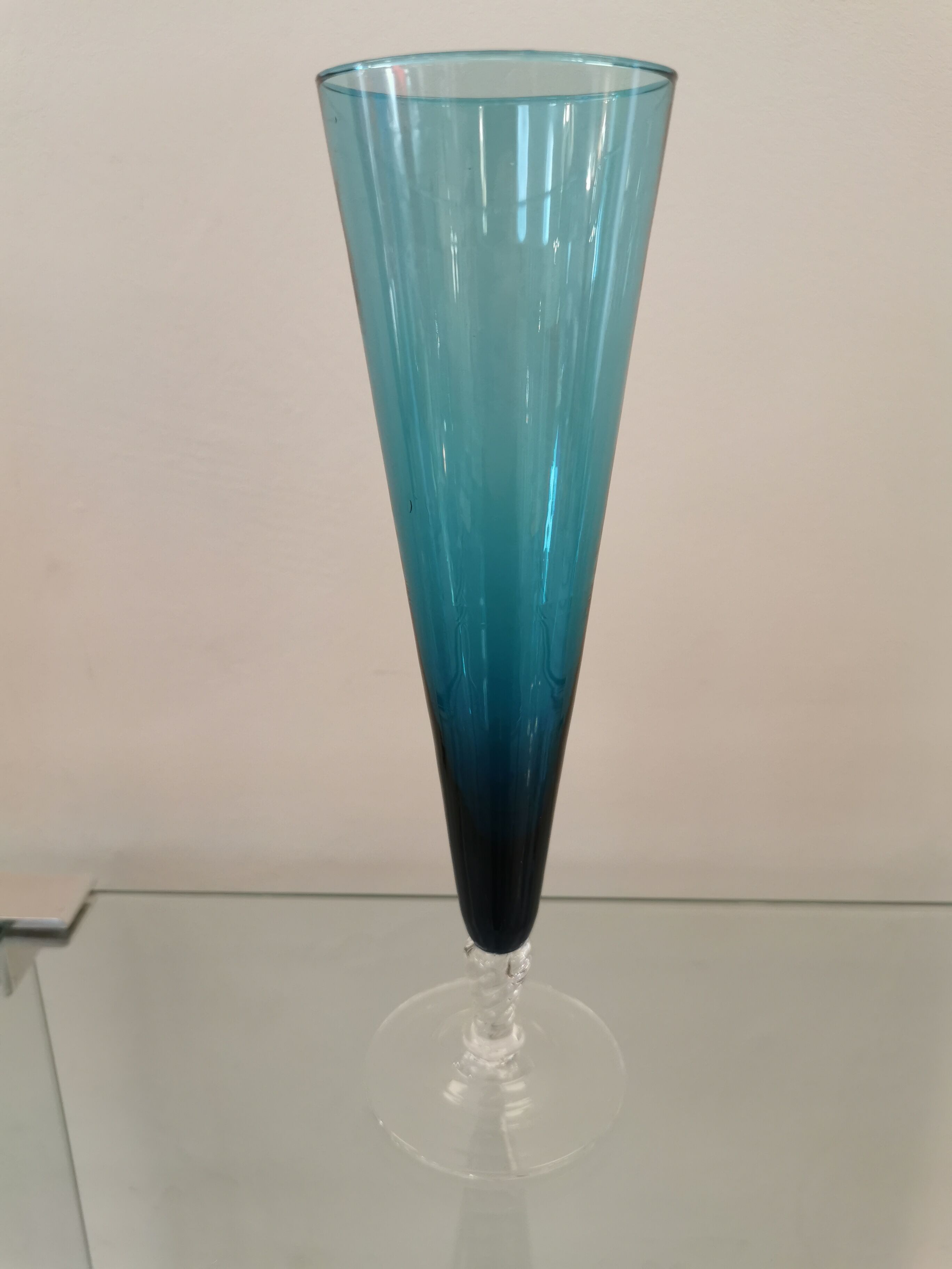 6 vintage Murano glass champagne flutes from the 60s