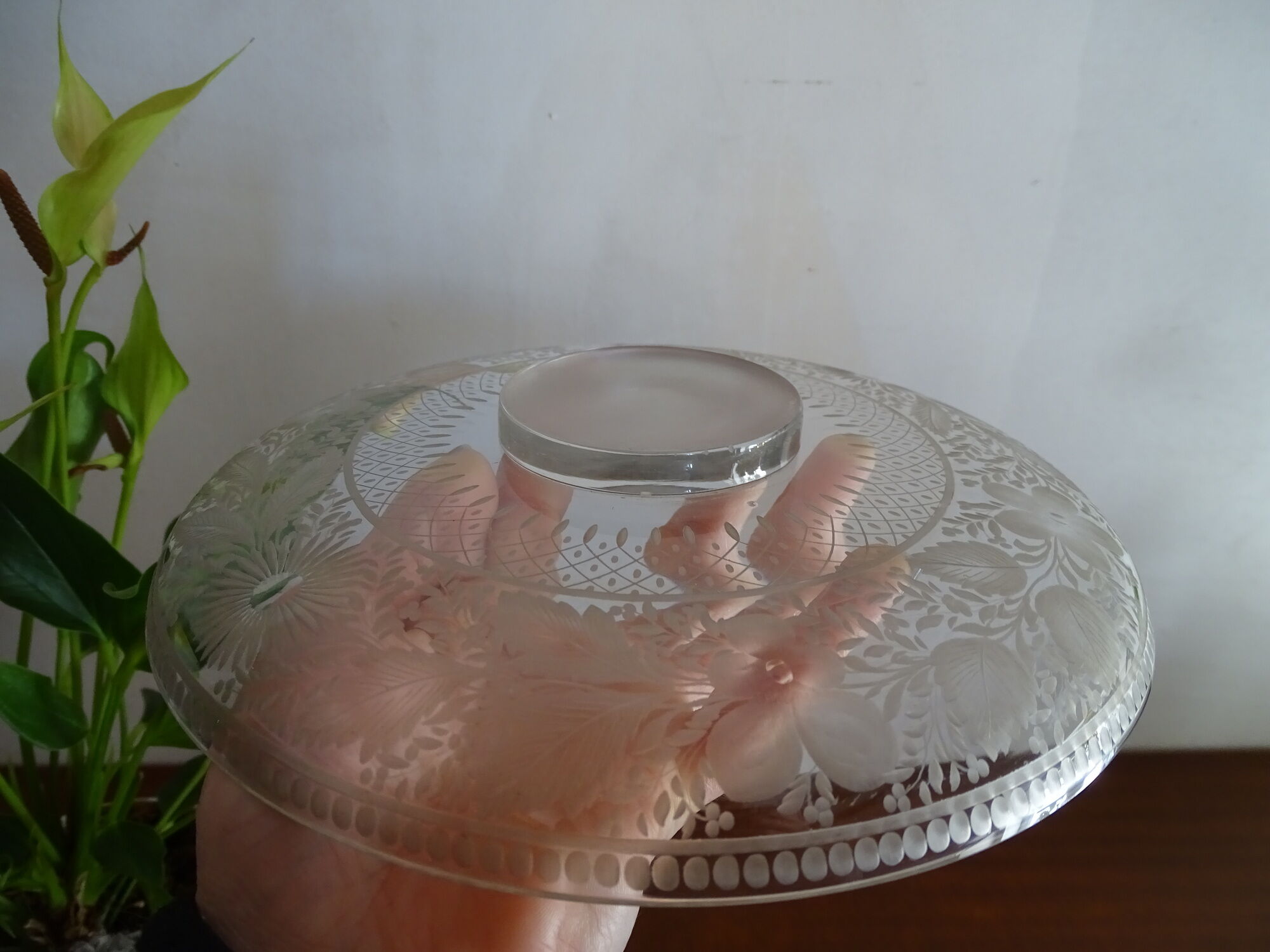 Plate with crystal heel engraved Saint Louis / Baccarat 19th century - 21.5 cm