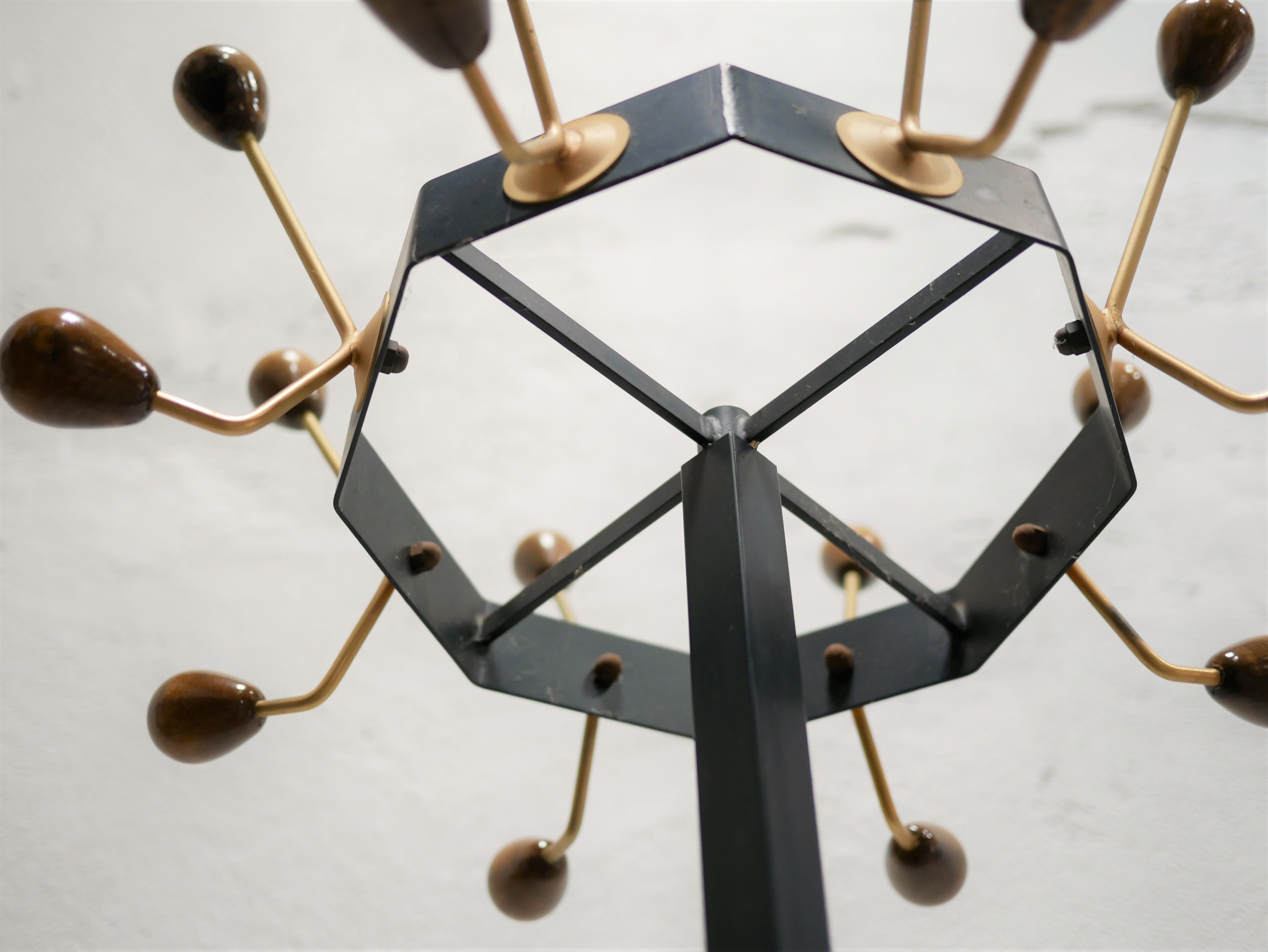 Porte-manteau vintage en métal bois et laiton