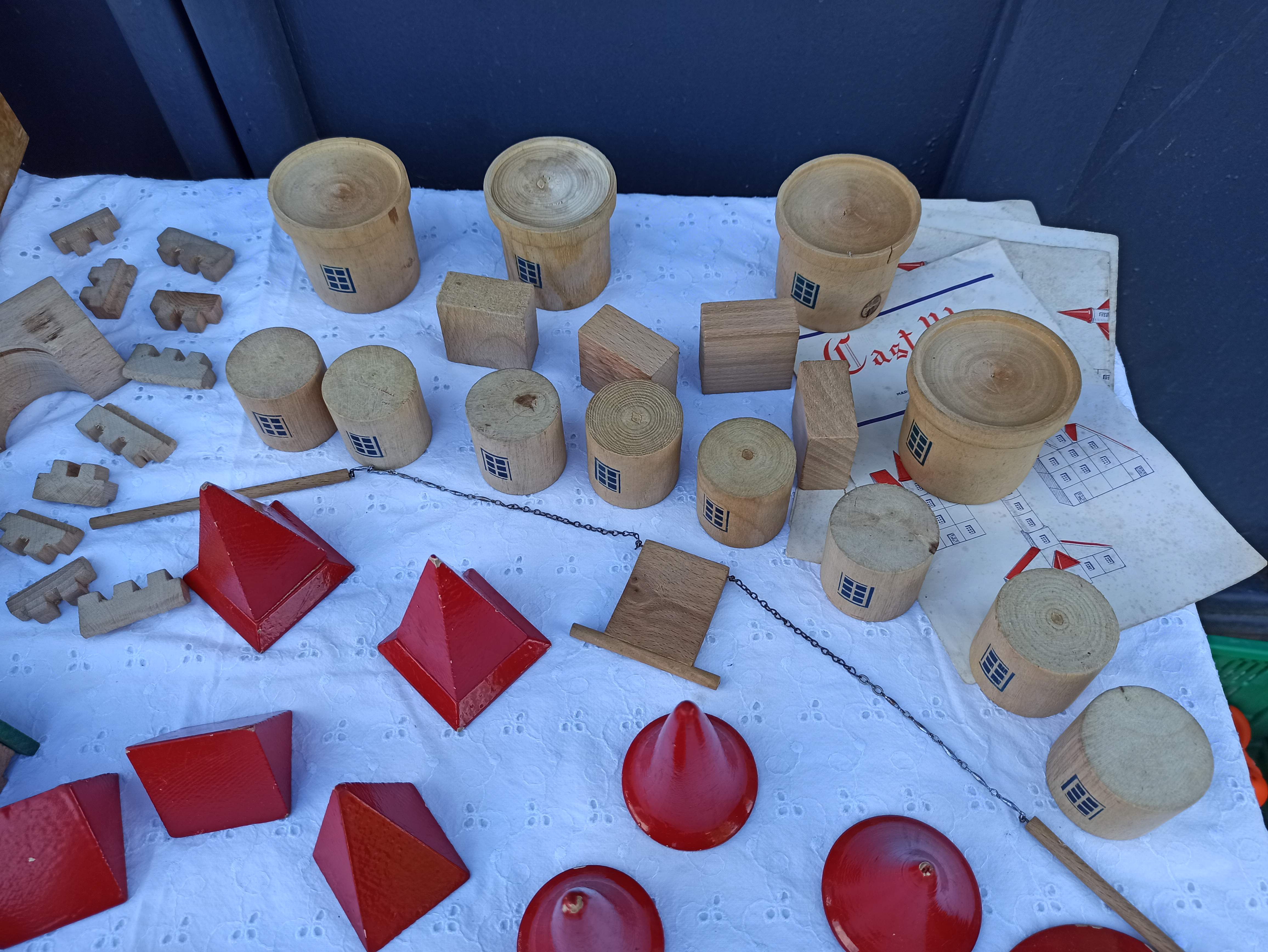 Wooden castle cube construction