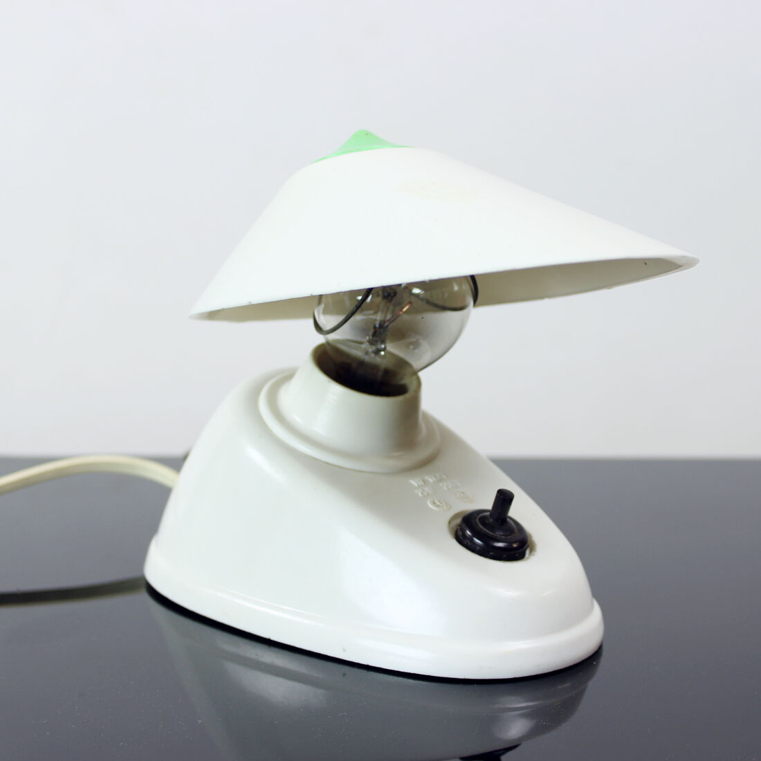 Lampes de table en bakélite blanche, années 1930