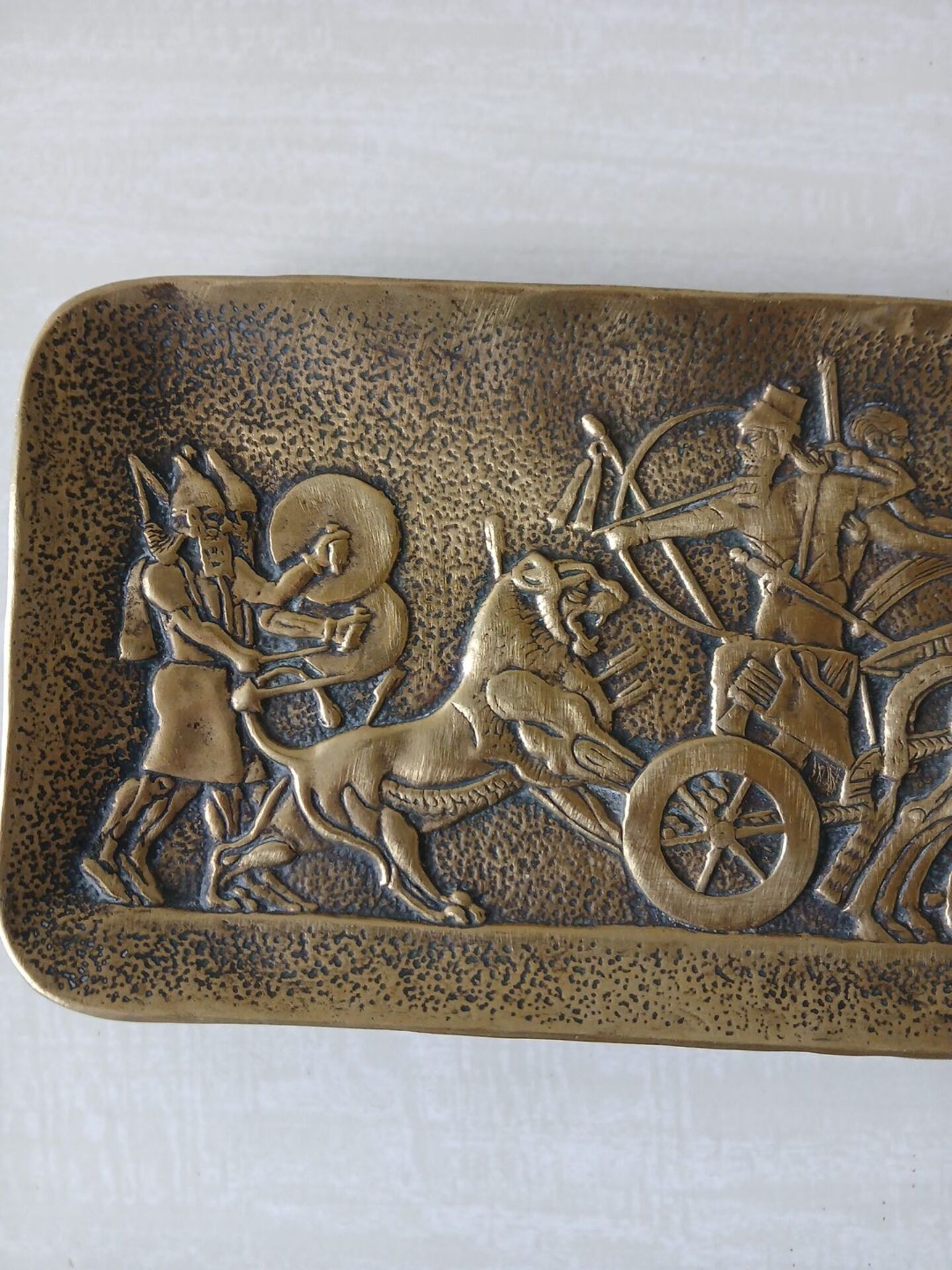 Max Le Verrier – Large bronze platter signed – Lion hunt – 28