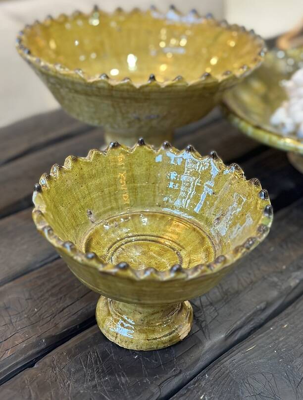 Serrated cup on tamegroute stand - yellow