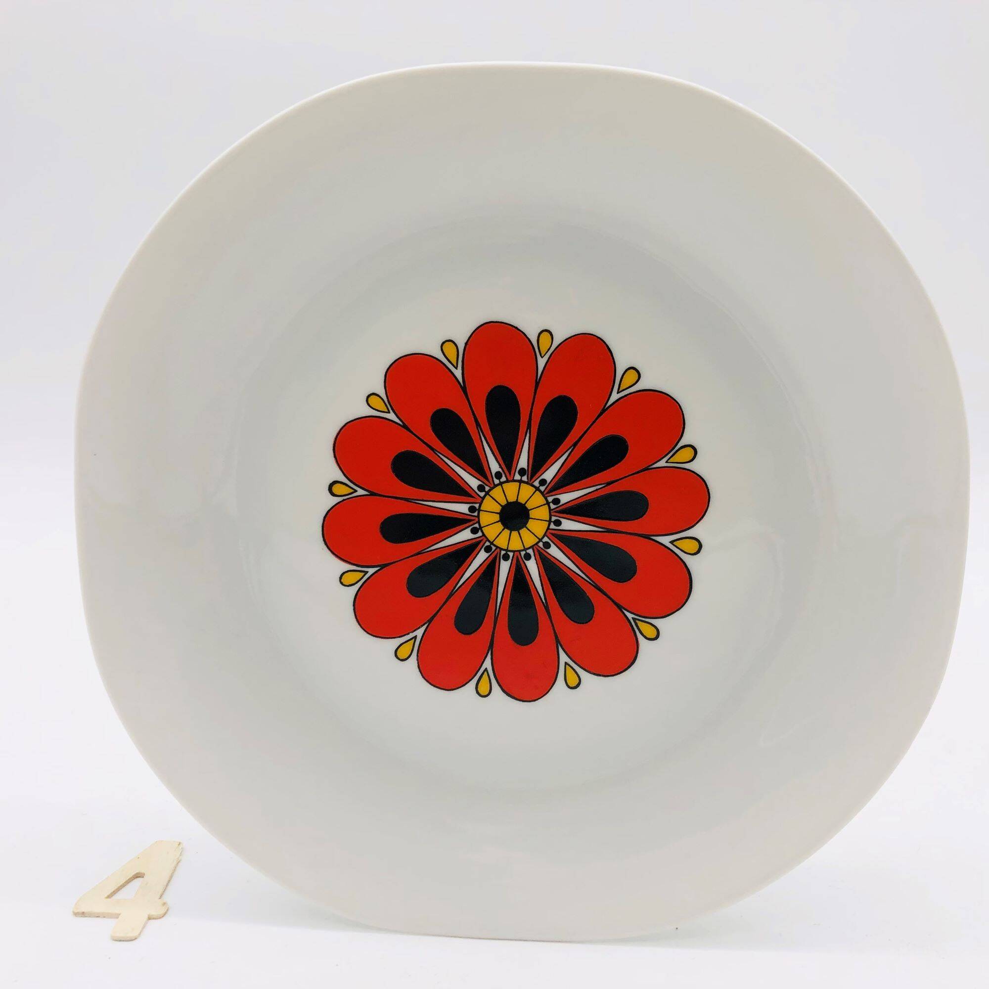 Massé Surget, design Jacques-André Souchet. 6 Dessert plates.