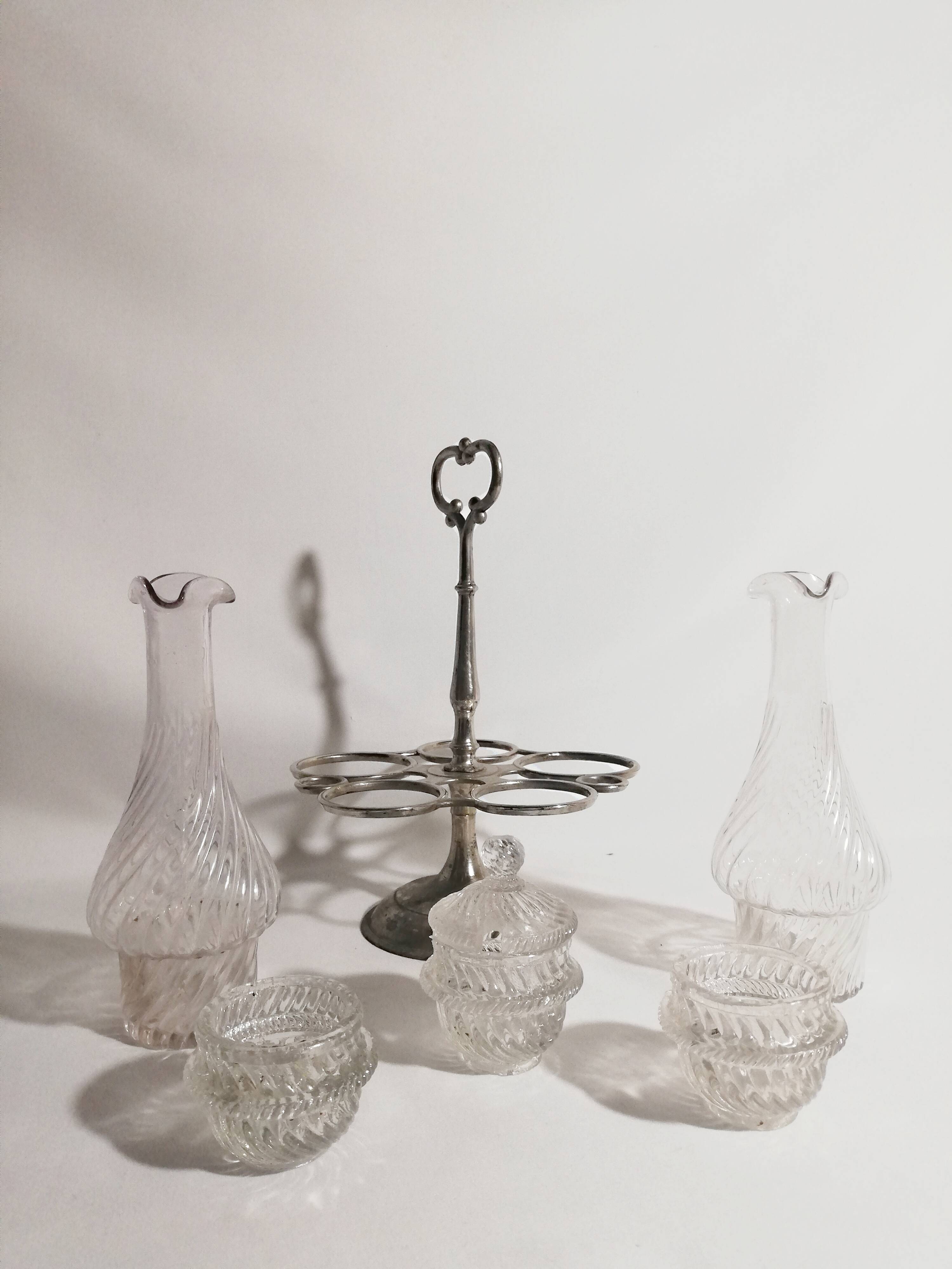 Art deco winemaking service