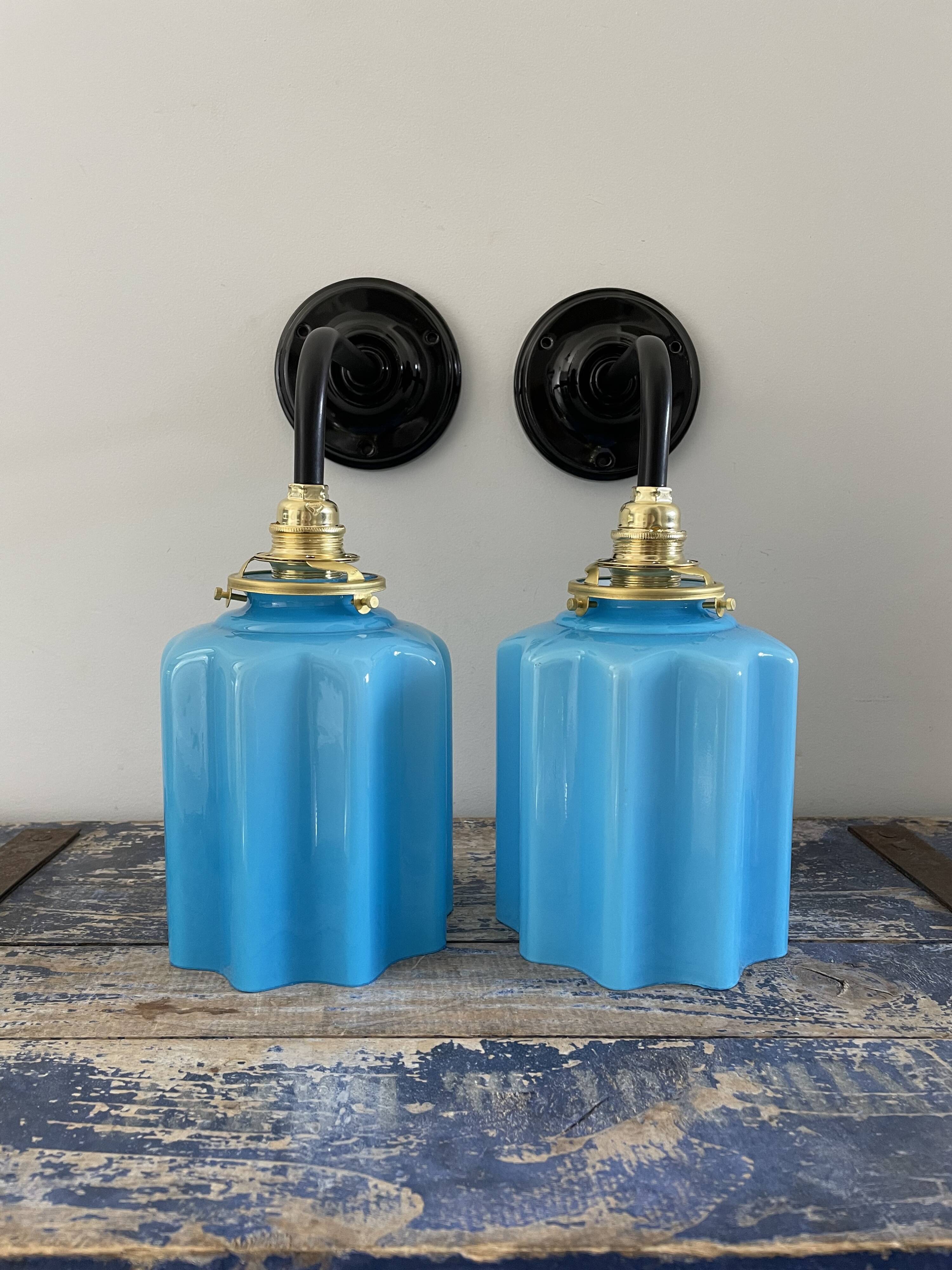 Paire d’appliques murales art déco bleu turquoise
