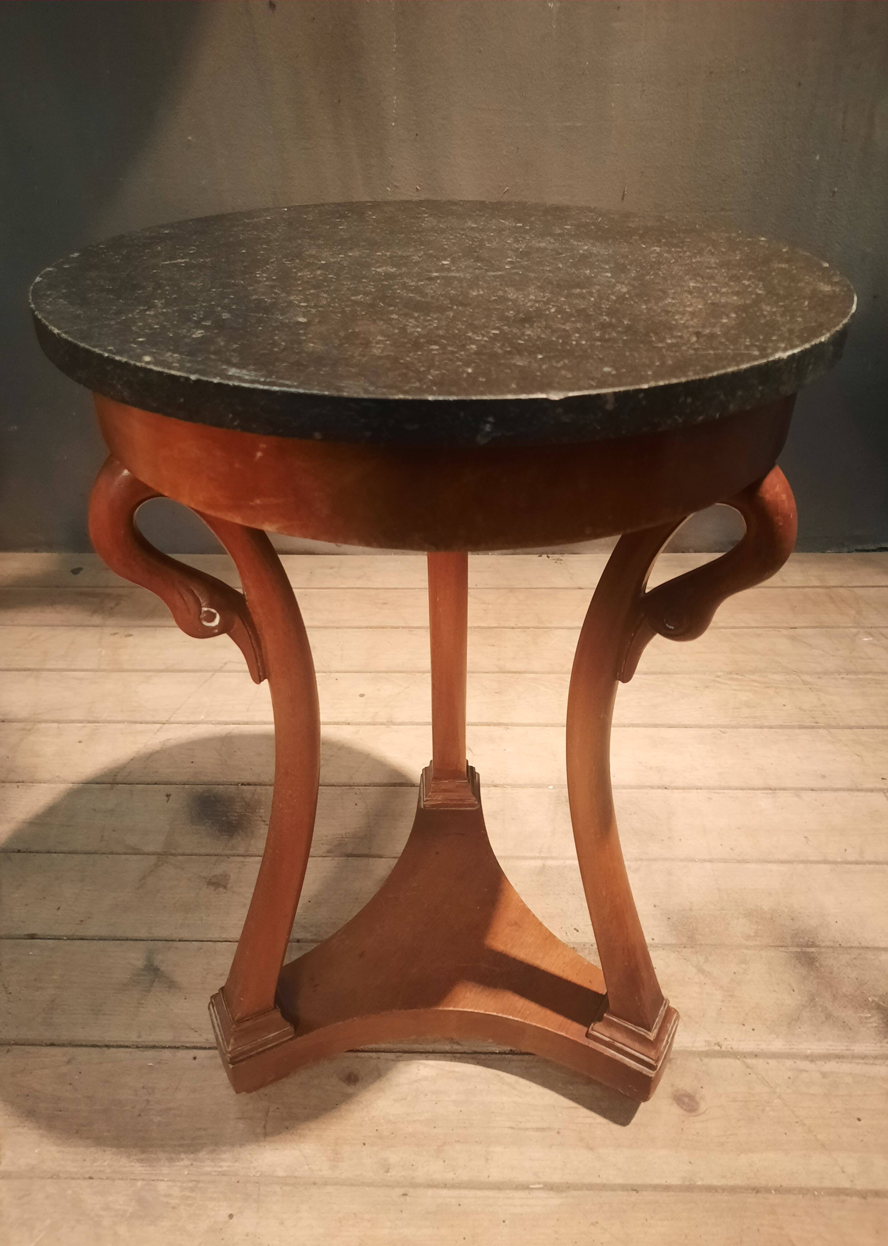 Side table with a swan neck.