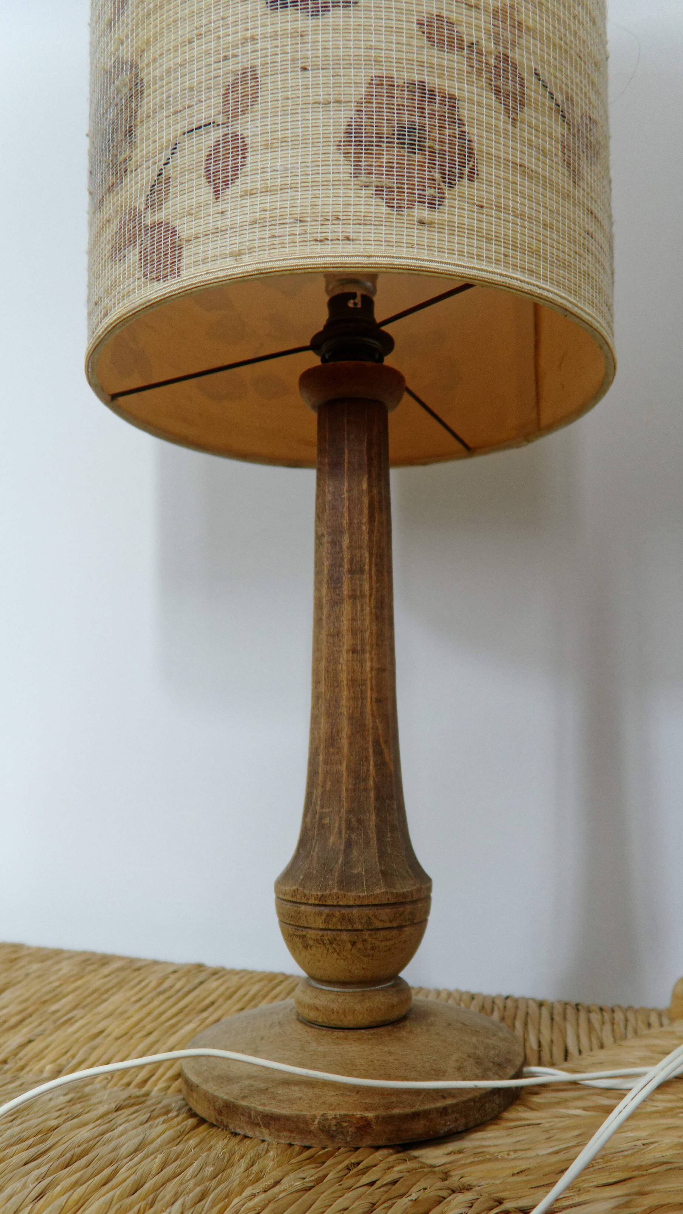 Table lamp vintage lampshade woven flowers