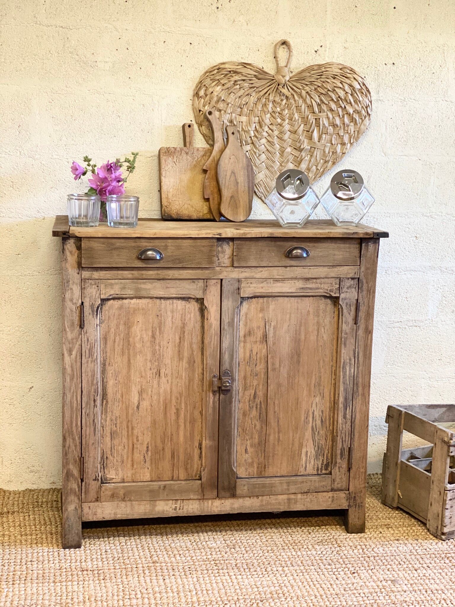 Parisian raw wood buffet