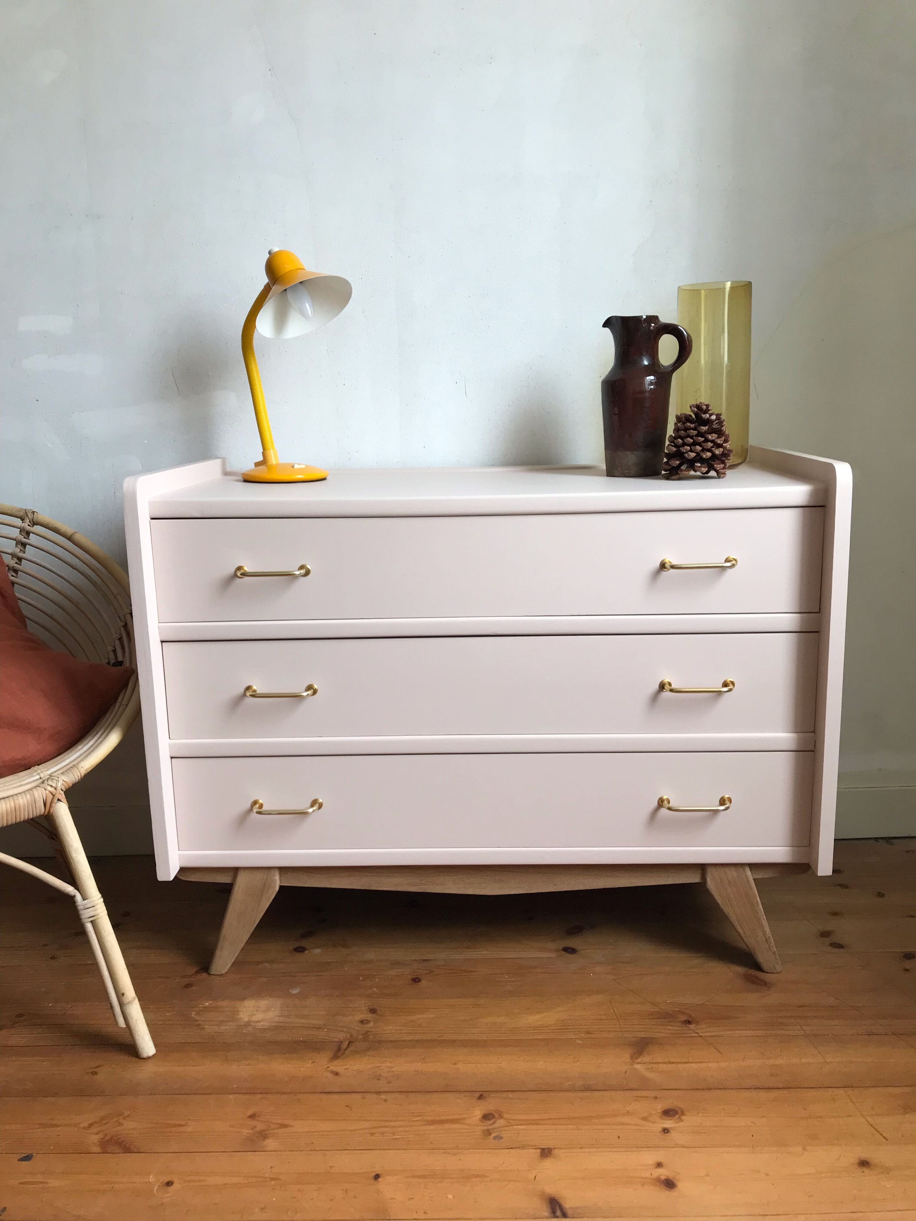 Commode year 50 painted in Setting Plaster from Farrow & Ball