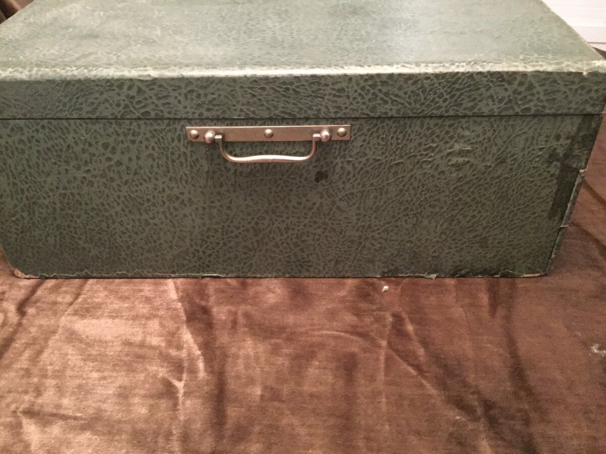 Housewife 151 pieces silver metal boulenger