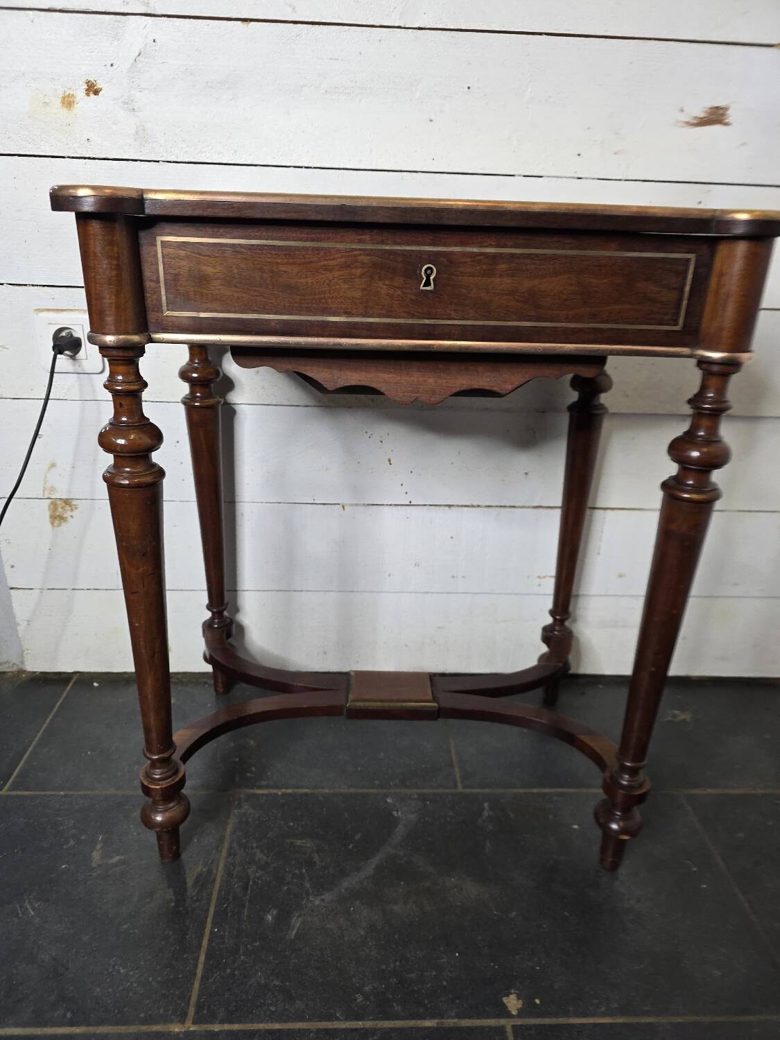 Napoleon III mahogany dressing table
