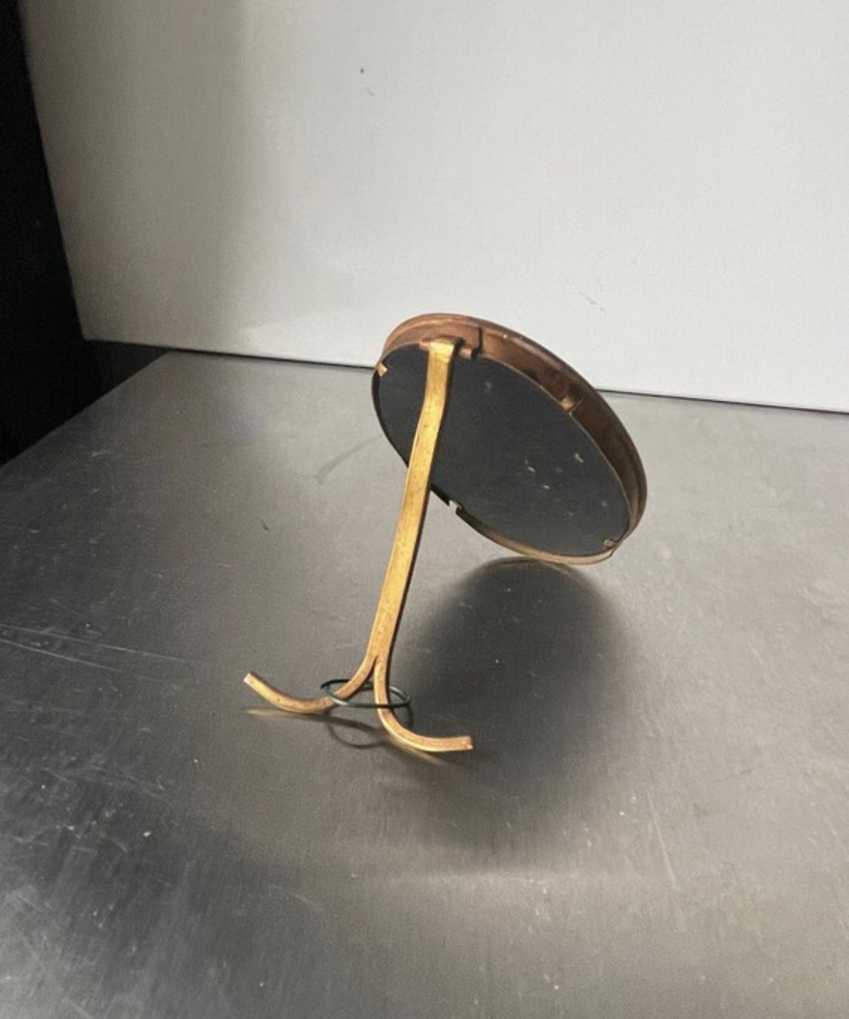 Metal gold colored oval picture frame brass