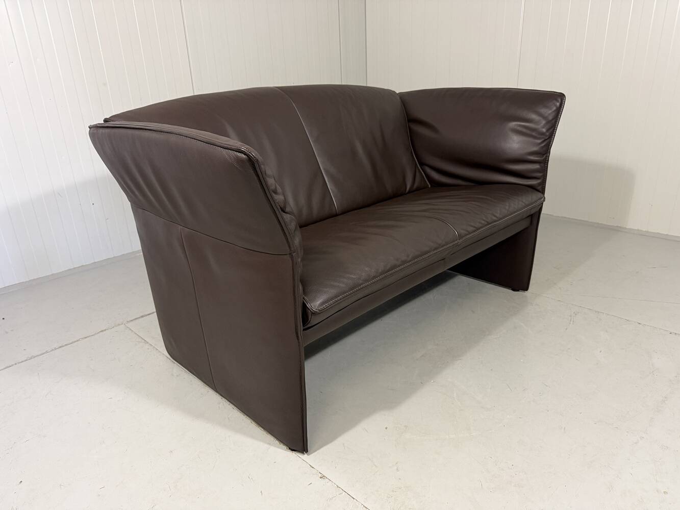 Christophe Giraud brown leather sofa Indy, Jori Belgium 1990’s