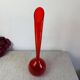 Vase en verre rouge