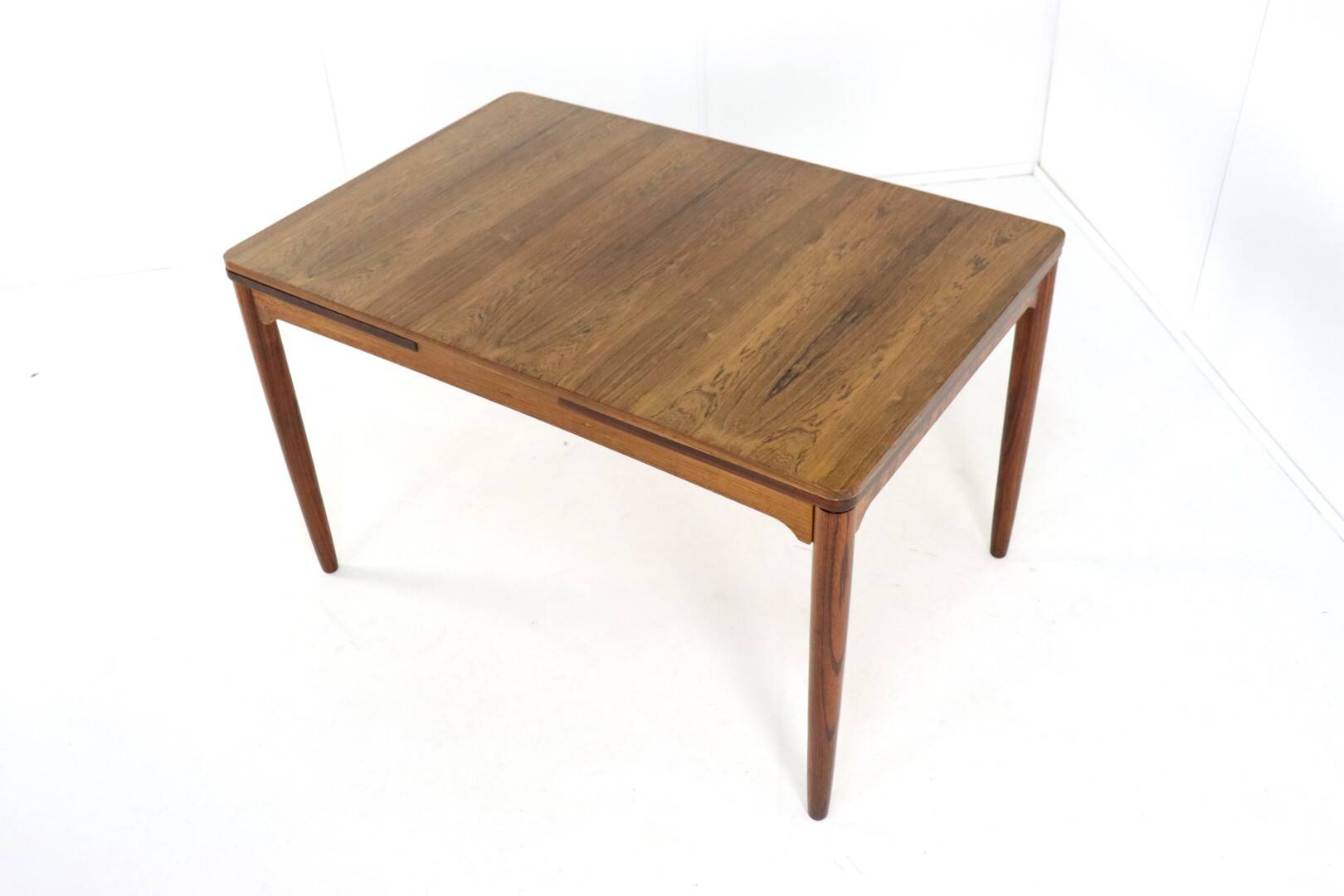 Extendable rectangular dining table in rosewood 'Emmedingen'