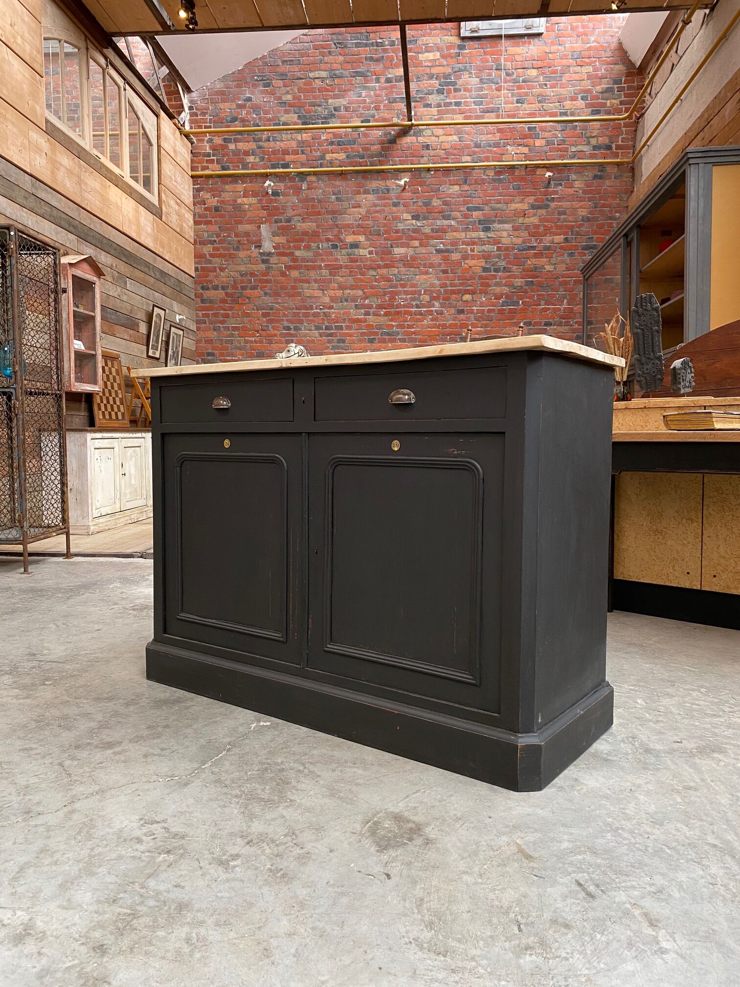 Buffet 2 doors late nineteenth