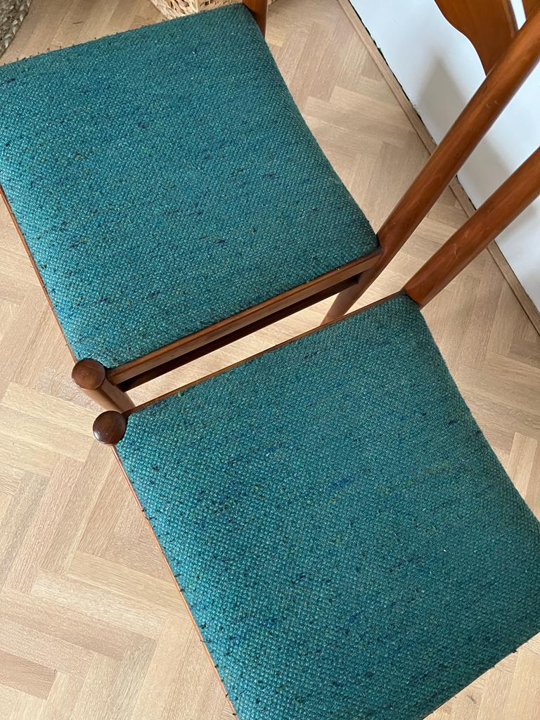 Paire de chaises de salle à manger en bois de teck Danish Design