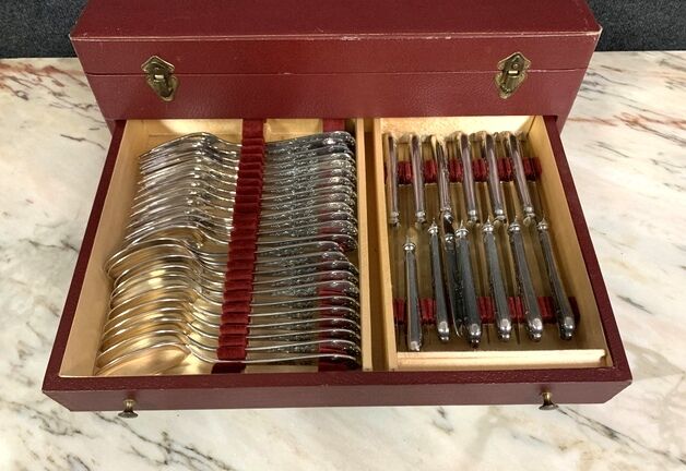 Silver metal cutlery of the silversmith Saint Medard