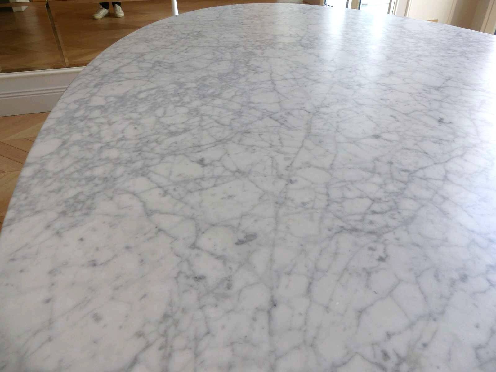 Saarinen Dining Table - Oval Statuarietto Marble KNOLL Eero Saarinen