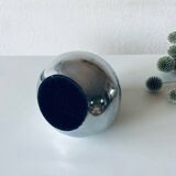 Vase moderniste argenté
