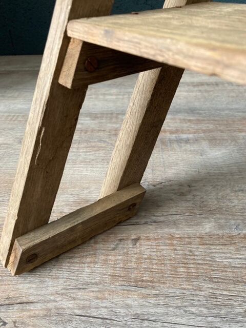 Stepladder decorated in old oak