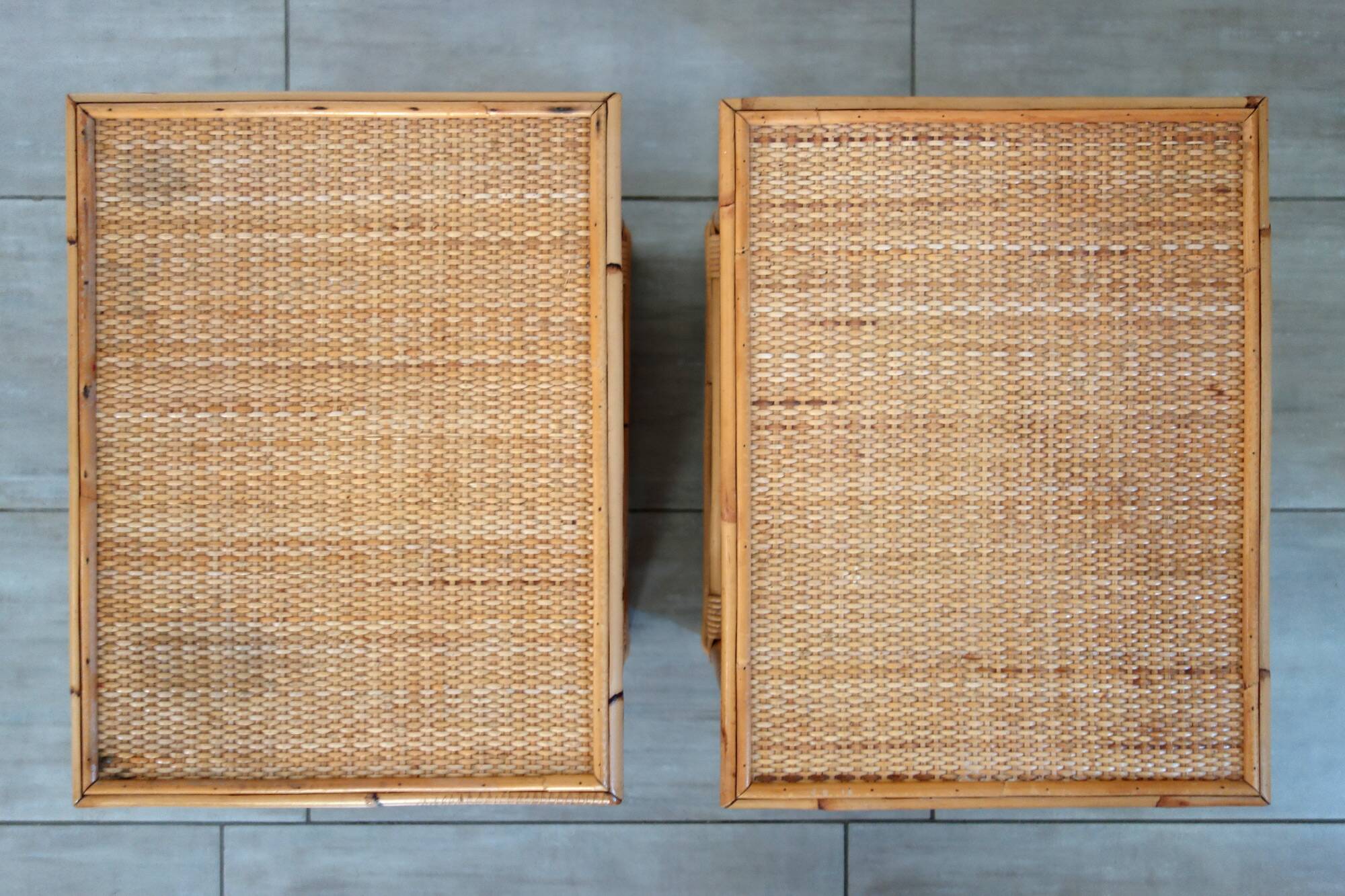Pair of woven wicker and bamboo bedside tables, 70s/80s.