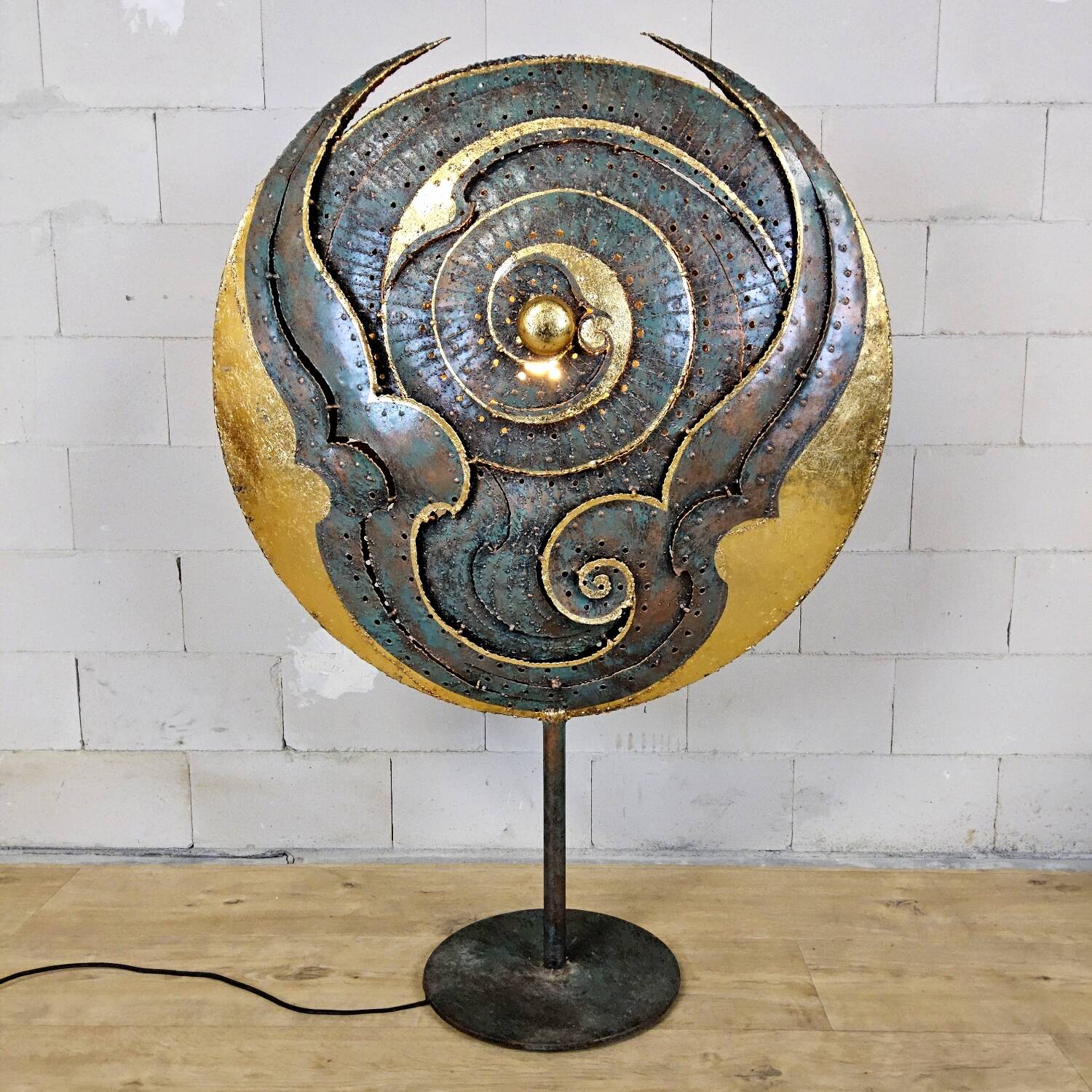 Unique large metal Thai art sculpture floor lamp goldleaf