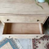 Wooden chest of drawers