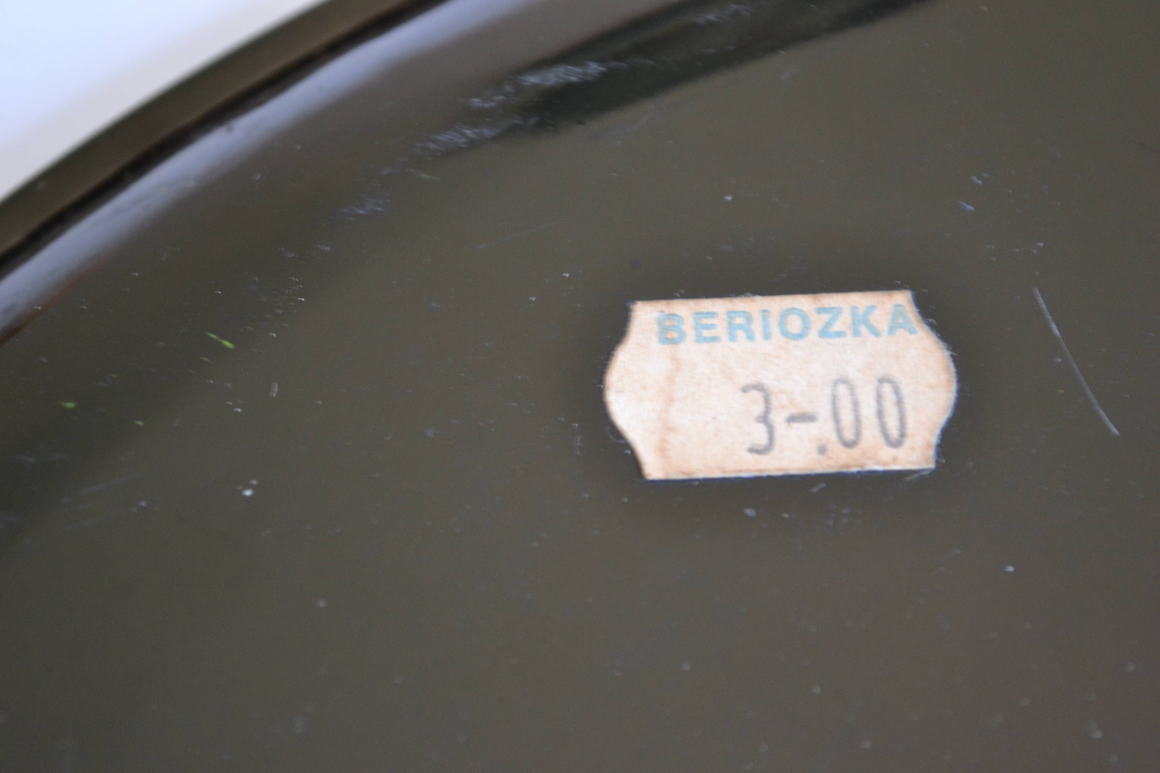 Vintage Russian metal plate with hand-painted floral decoration D 32 cm