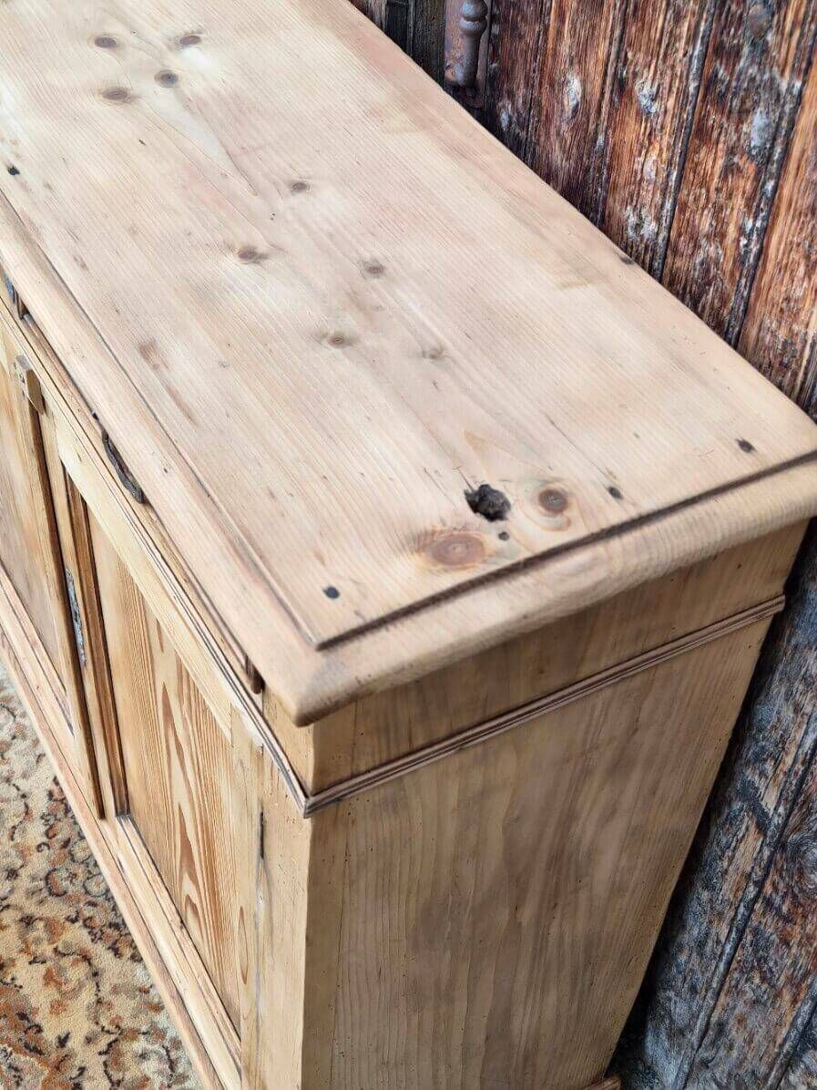 Buffet bas ancien XIXe siècle en bois massif rénové | Henry