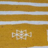Tapis kilim jaune et blanc fait main