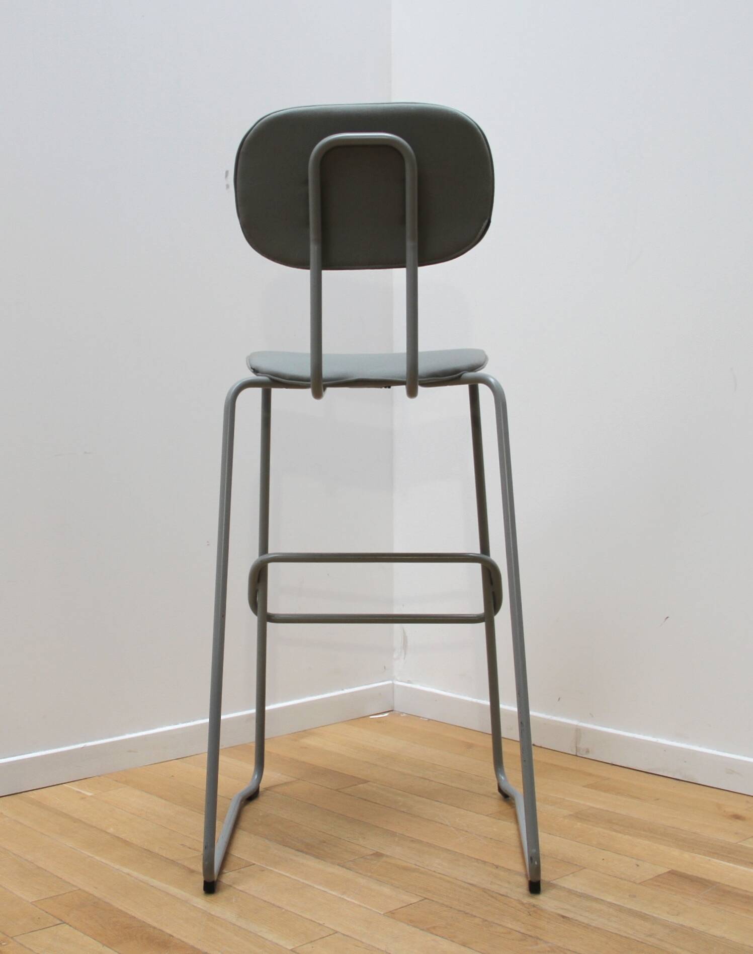 New School bar stool, MDD