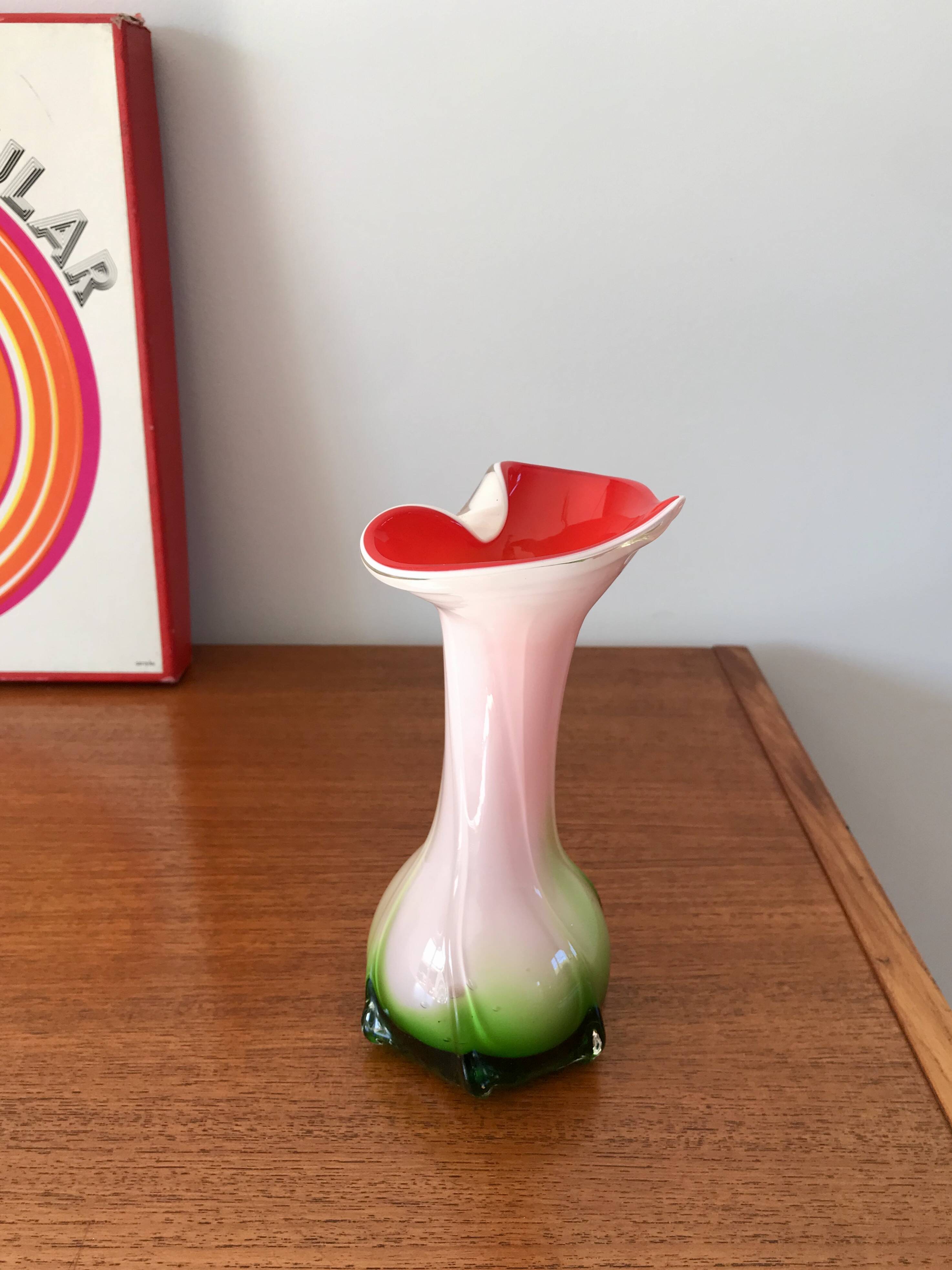 Vase in red, white and green opaline Tie & Dye 1950s