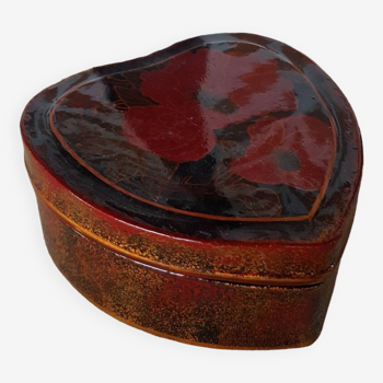 Vintage heart lacquer jewelry box