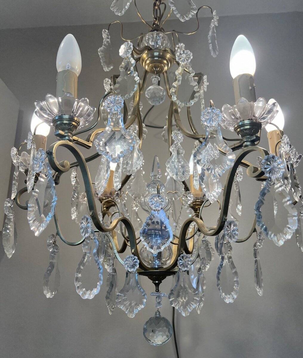 Louis XV style chandelier with pendants