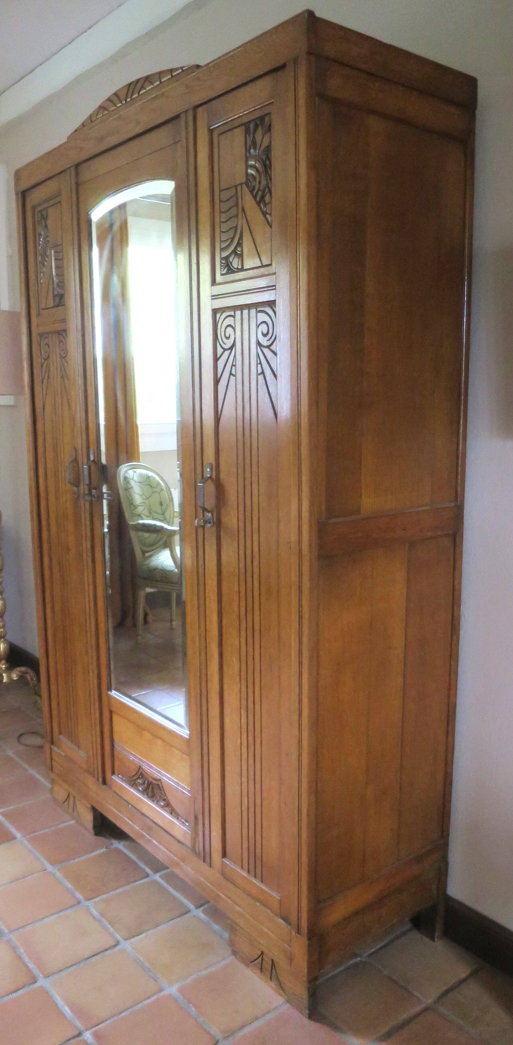 Parisian art deco carved wardrobe with mirror 130 x 200