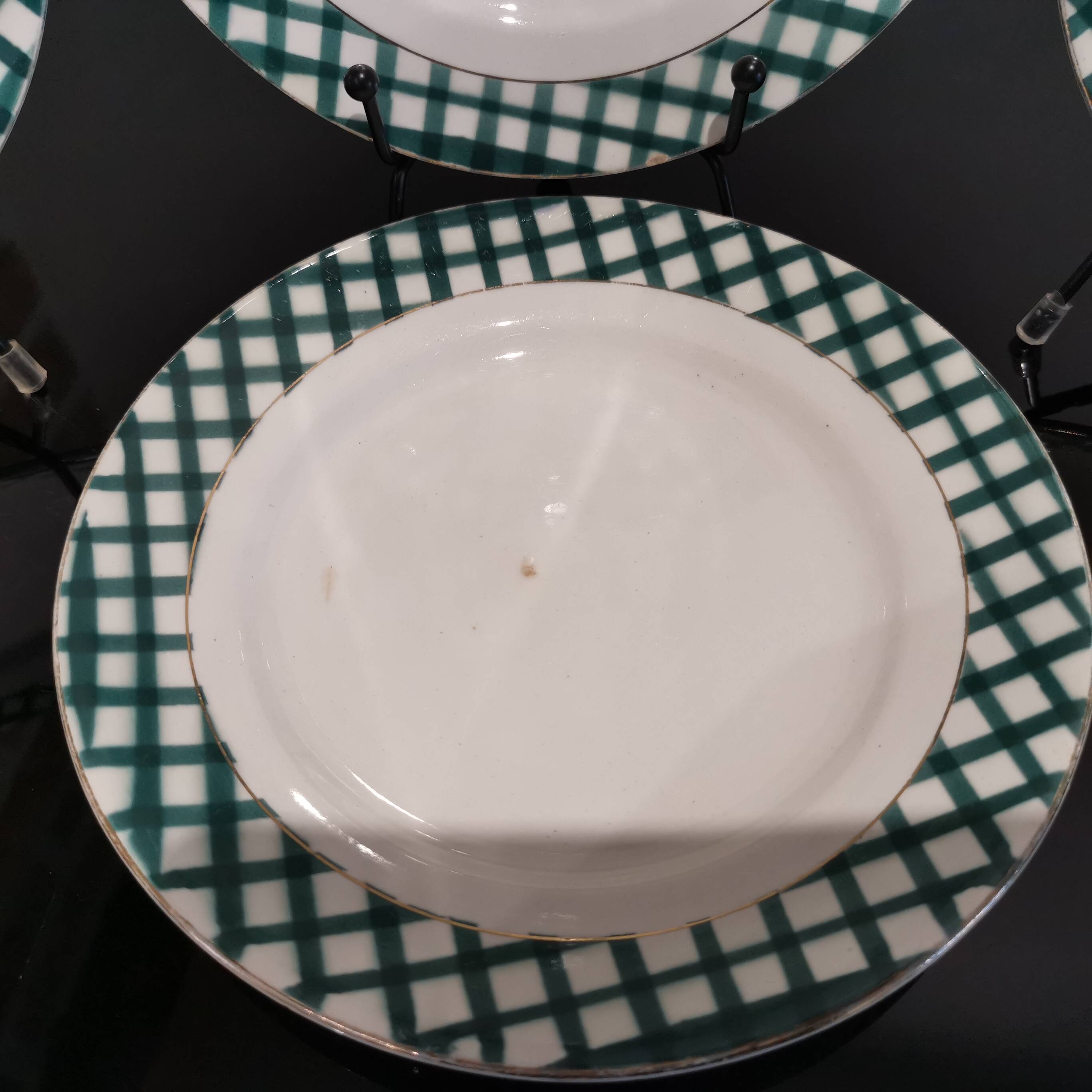 4 Sarreguemines and Digoin Scossais dessert plates