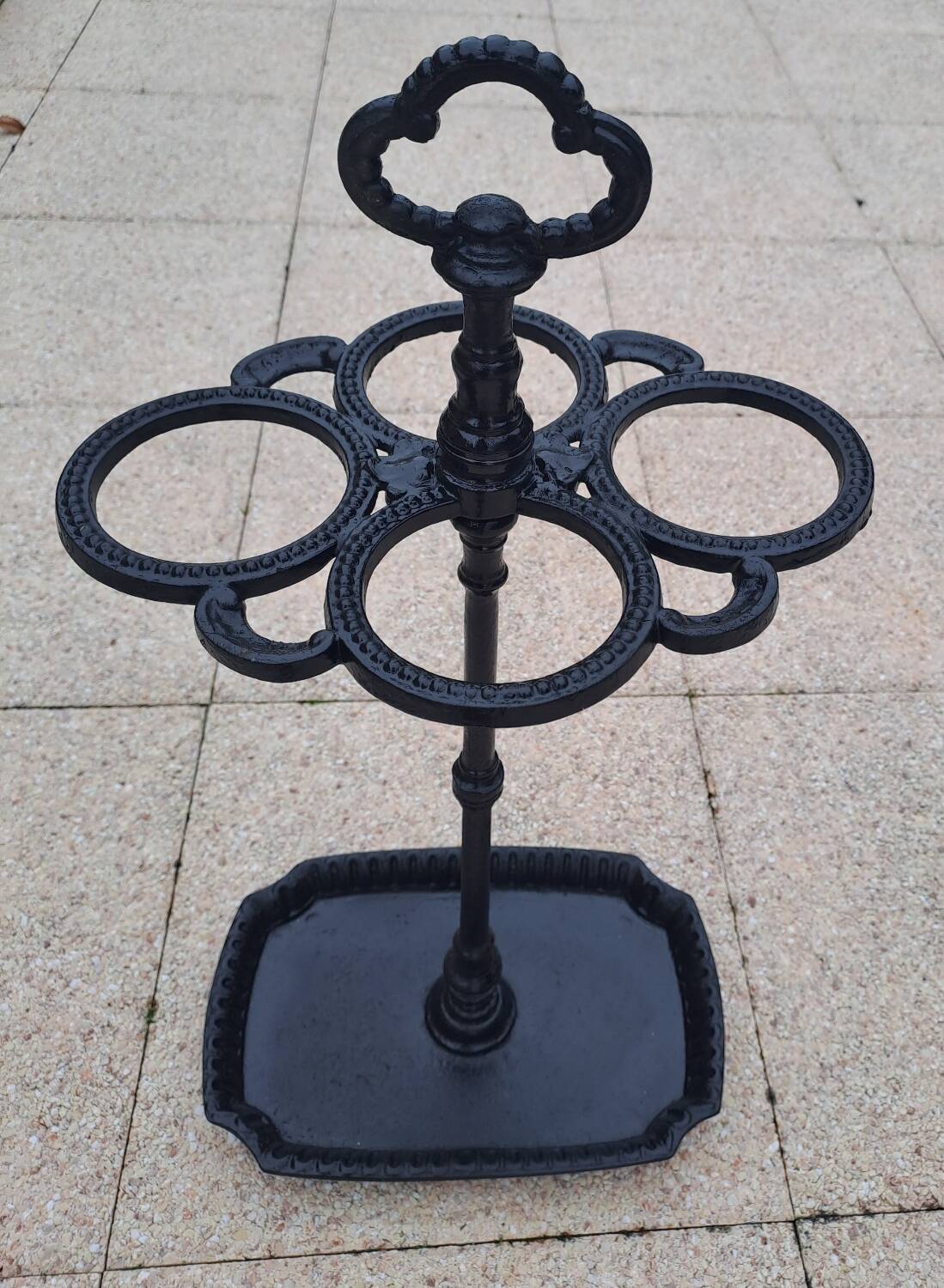 Painted cast iron umbrella stand